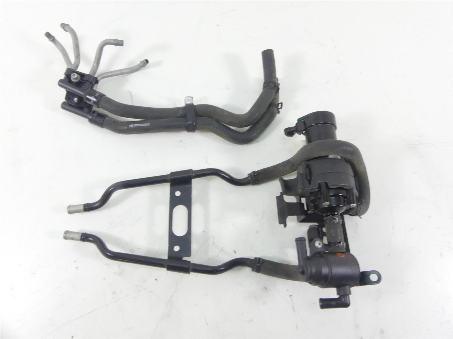 2014 Harley Touring FLHTK Electra Glide Water Pump - For Parts 26800107 {{ shop.shopifyCountryName }} - Mototech271