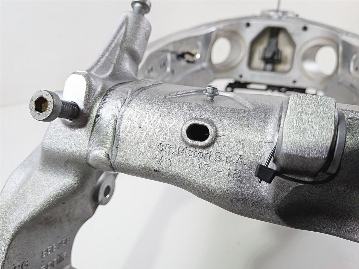 2018 Aprilia RSV4 RR Straight Main Frame Chassis With California Salvage Title 8954604 {{ shop.shopifyCountryName }} - Mototech271