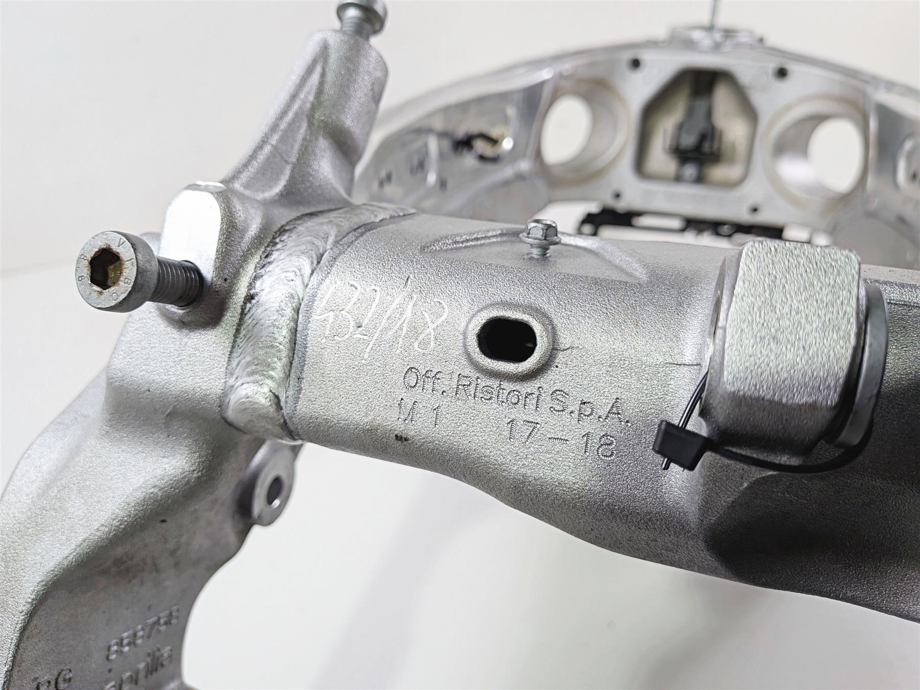 2018 Aprilia RSV4 RR Straight Main Frame Chassis With California Salvage Title 8954604 {{ shop.shopifyCountryName }} - Mototech271