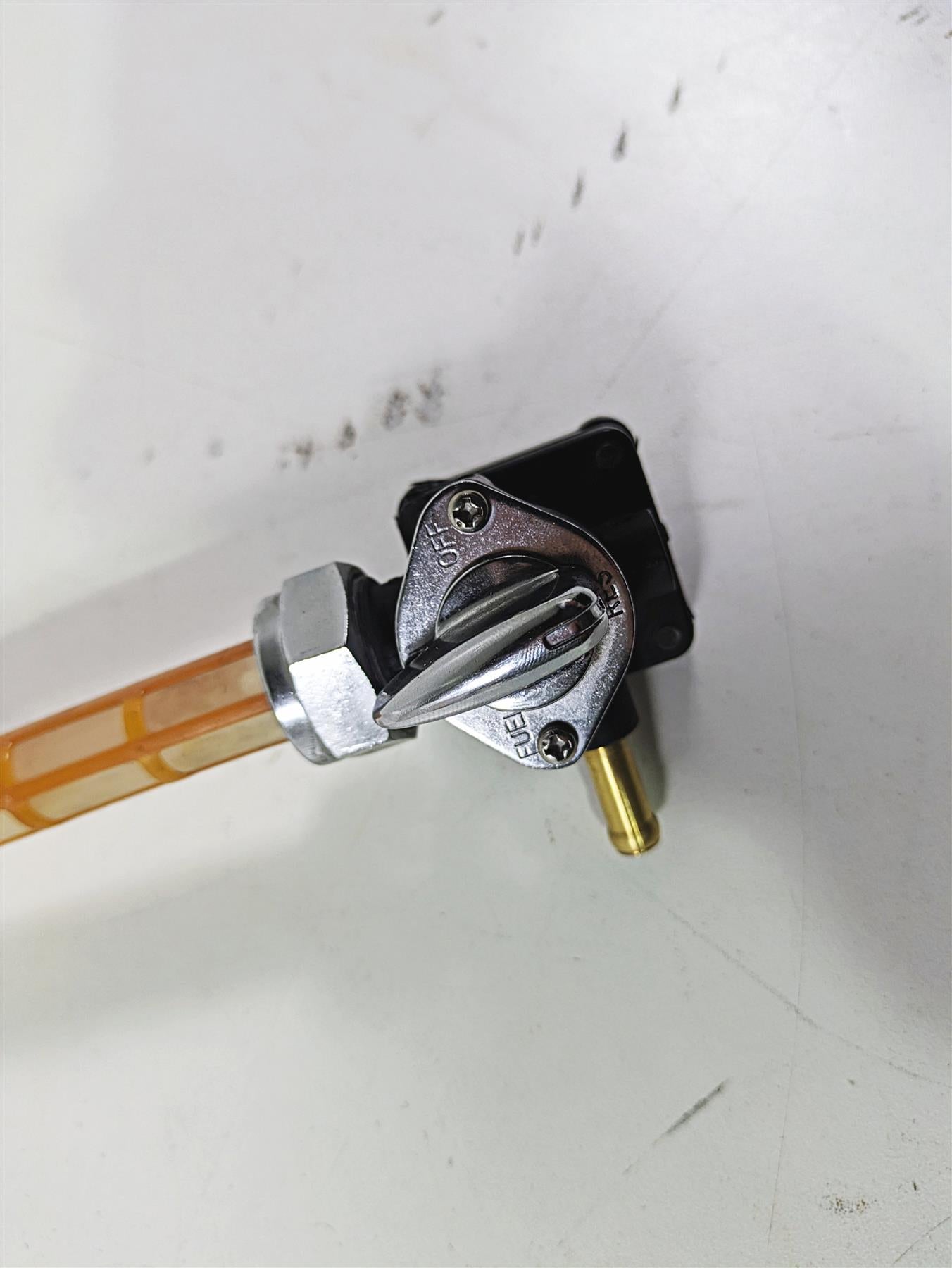 2003 Harley FLSTC Softail Heritage 100th Fuel Gas Petrol Valve Petcock 61338-02 {{ shop.shopifyCountryName }} - Mototech271
