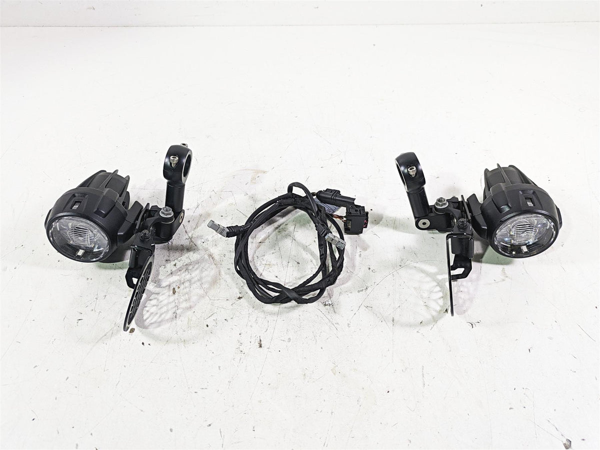2022 BMW R1250 RT K052 Led Front Fog Spot Light Lamp Set -READ 63179457322 {{ shop.shopifyCountryName }} - Mototech271