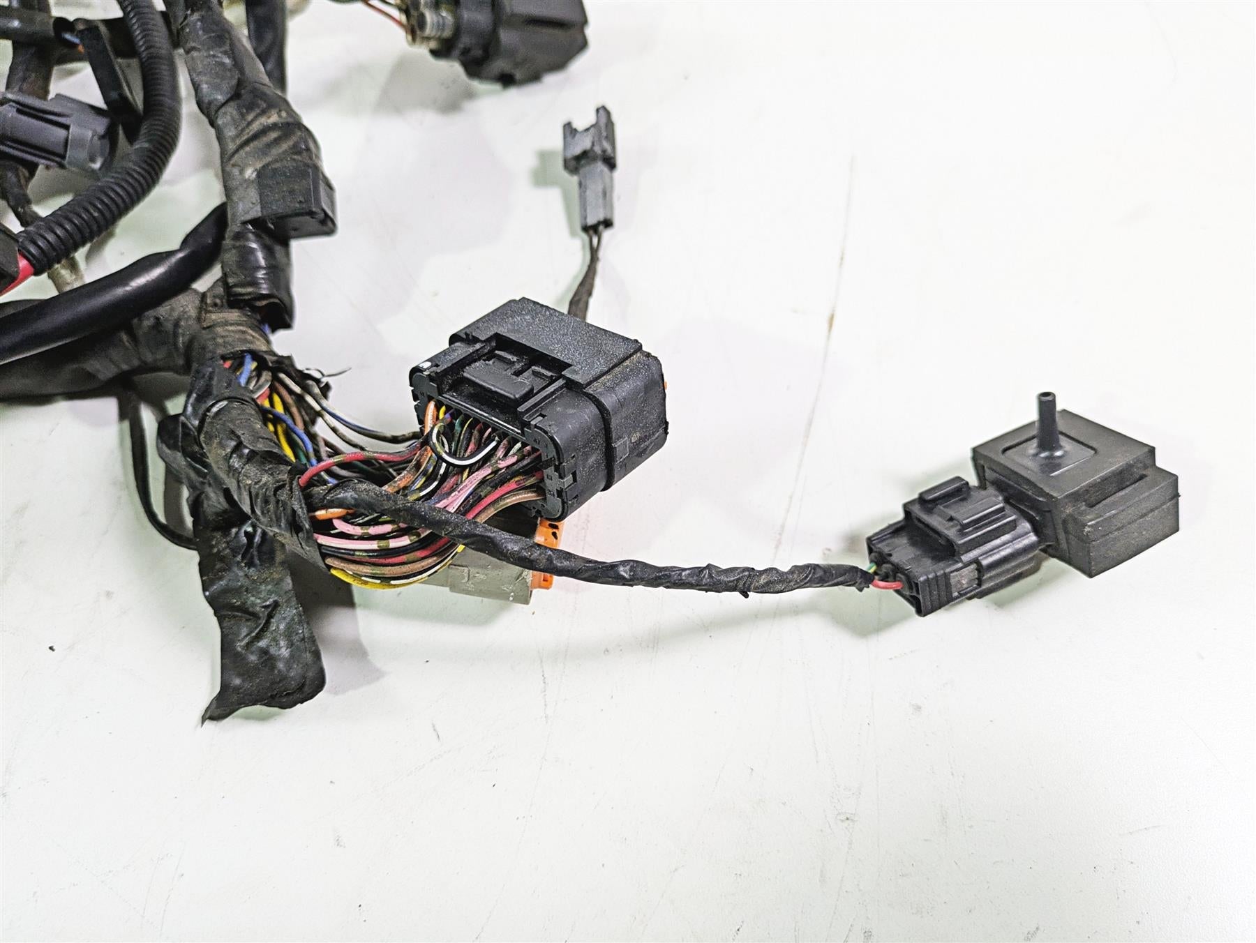 2008 Suzuki GSXR600 Main & Front Wiring Harness Loom No Cuts 36610-37H31 {{ shop.shopifyCountryName }} - Mototech271