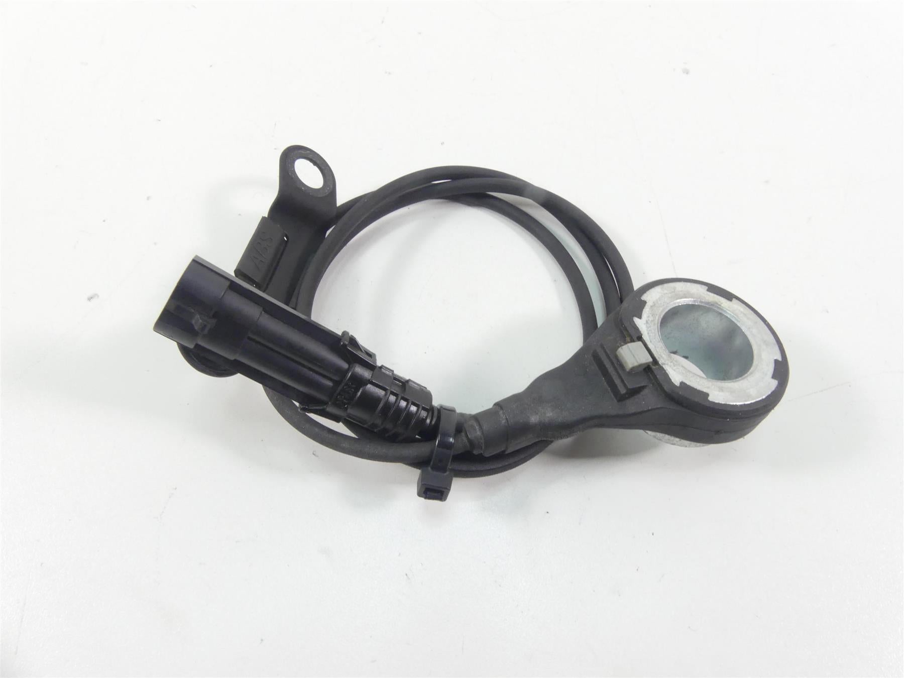 2016 Harley Touring FLHTP Electra Glide Front Abs Brake Speed Sensor 32700015 {{ shop.shopifyCountryName }} - Mototech271