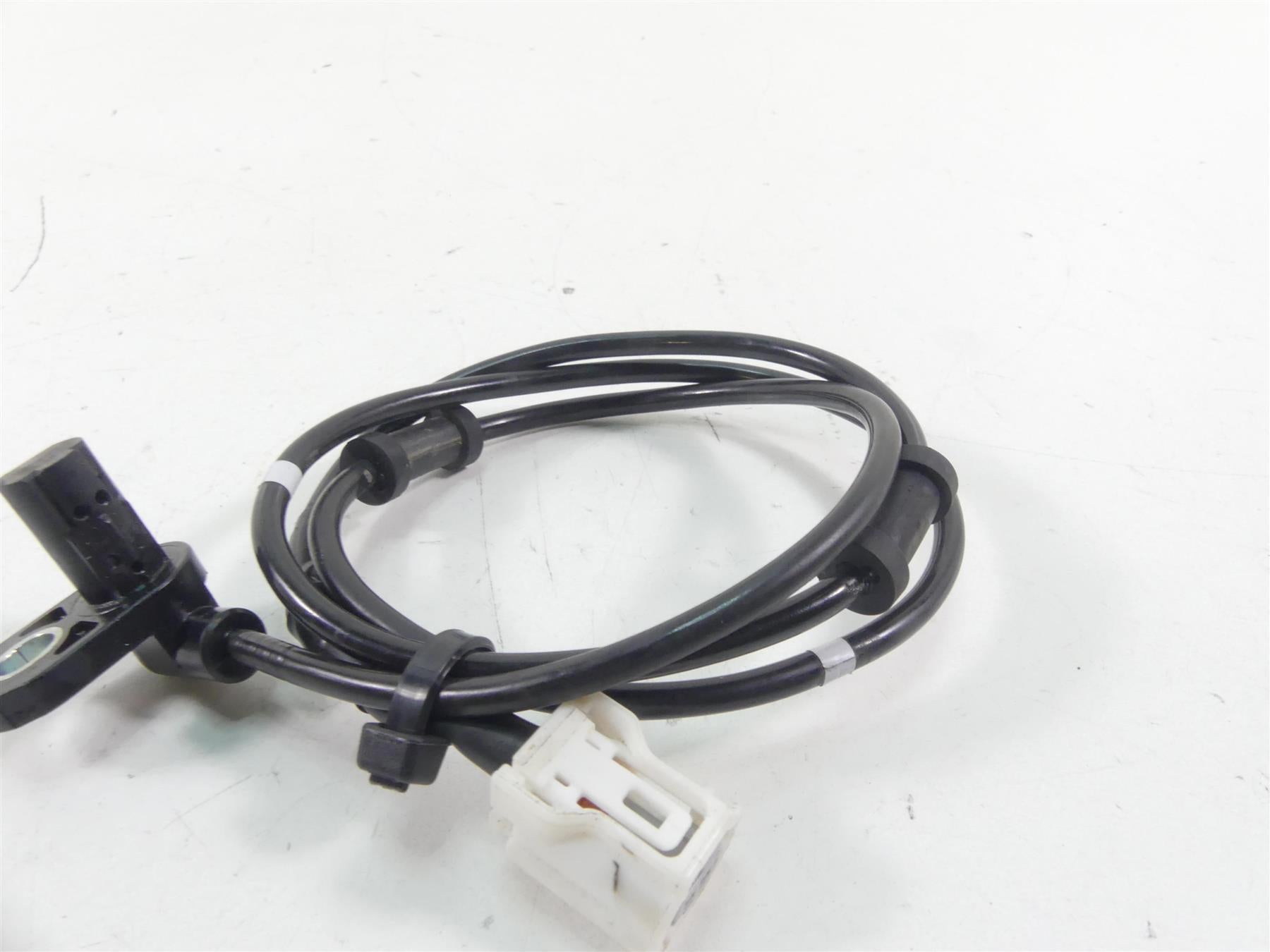 2022 Yamaha MT09 FZ09 Rear Wheel Abs Speed Sensor B7N-85980-00-00 {{ shop.shopifyCountryName }} - Mototech271