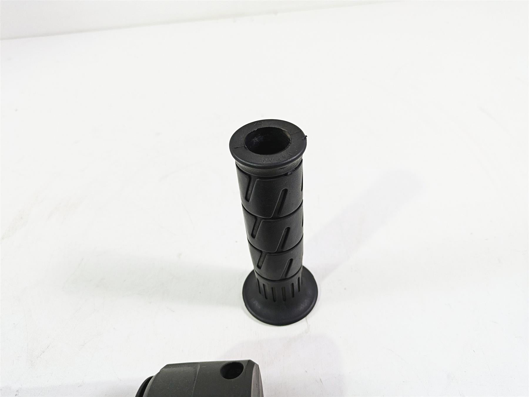 2009 Kawaski EX250 Ninja 250R Right Hand Start Kill Control Switch 46091-0157 {{ shop.shopifyCountryName }} - Mototech271