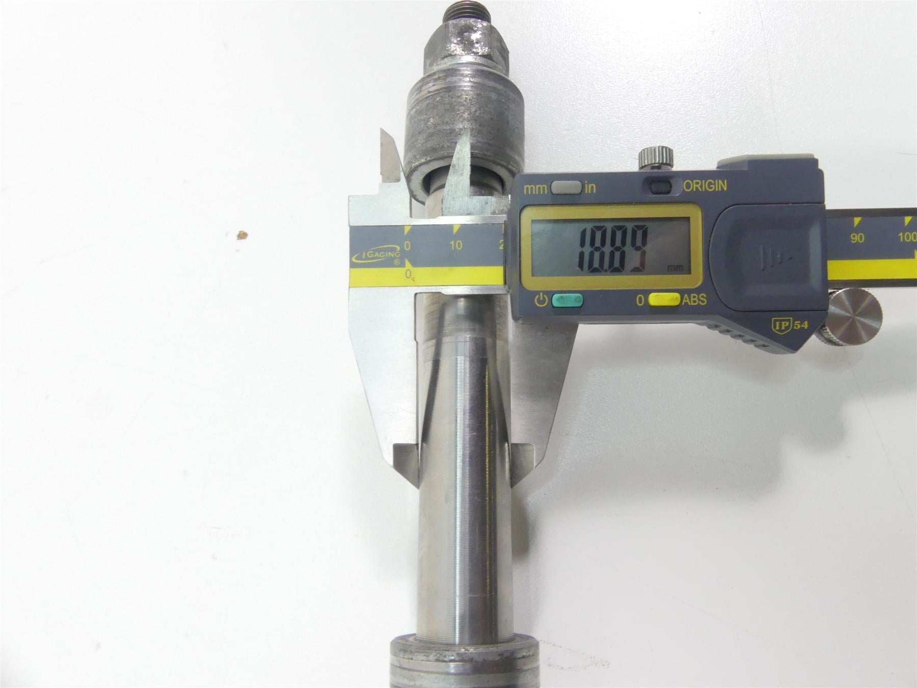 1999 Harley Dyna FXDS Convertible Straight 3/4" Front Wheel Axle 43895-87B {{ shop.shopifyCountryName }} - Mototech271