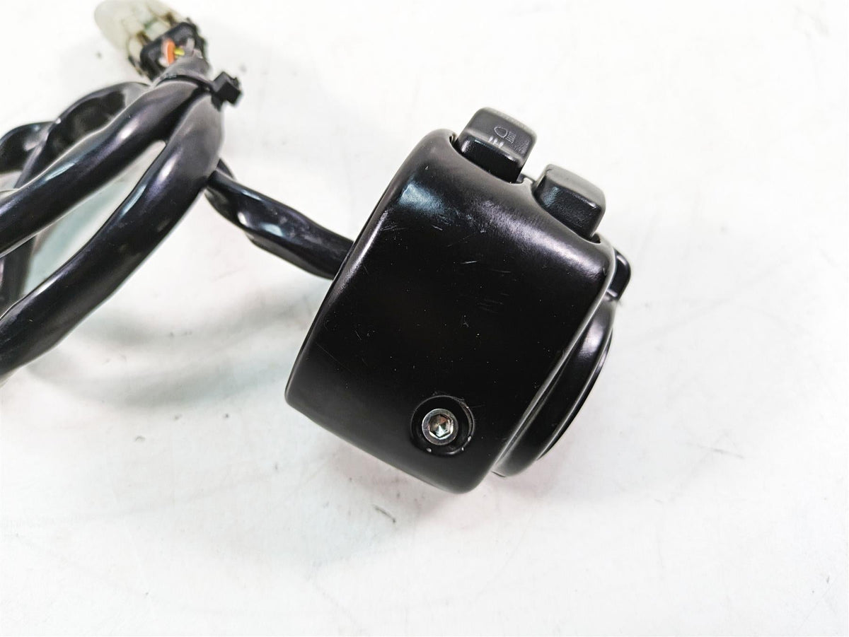 2007 Harley Sportster XL1200 C Left Hand Turn Signal Control Switch 71682-06A {{ shop.shopifyCountryName }} - Mototech271