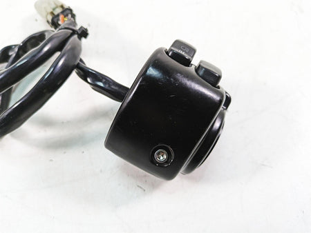 2007 Harley Sportster XL1200 C Left Hand Turn Signal Control Switch 71682-06A {{ shop.shopifyCountryName }} - Mototech271
