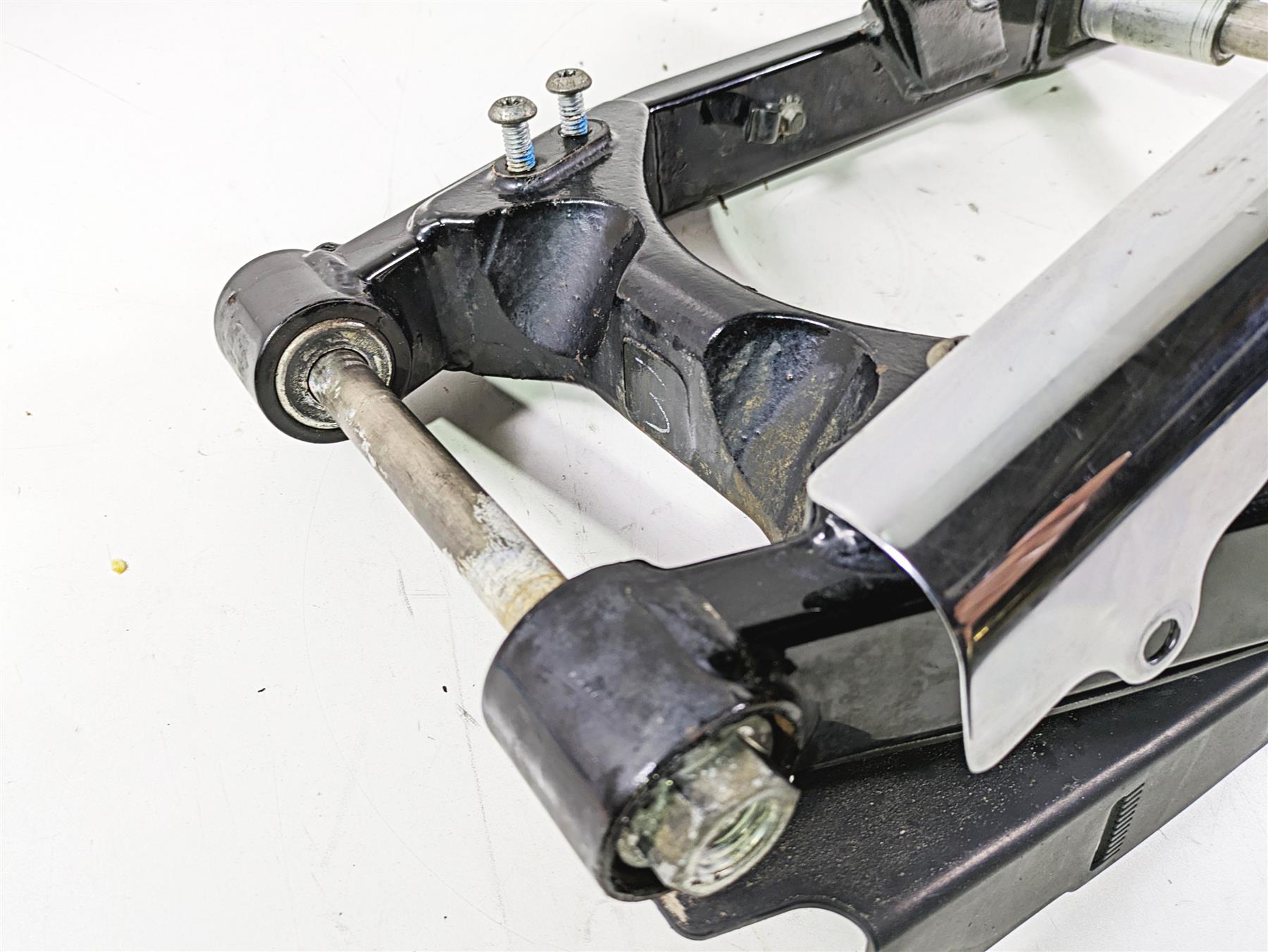 2012 Harley FLD Dyna Switchback Rear Swingarm & Belt Guards 47820-10 {{ shop.shopifyCountryName }} - Mototech271