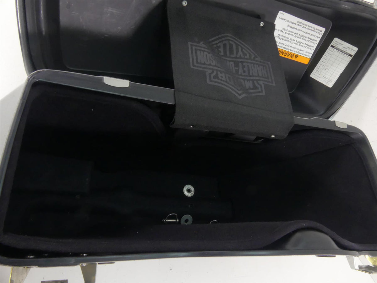 2009 Harley FLHTCU SE4 CVO E-Glide Nice Left Saddlebag Saddle Bag 88275-09 {{ shop.shopifyCountryName }} - Mototech271