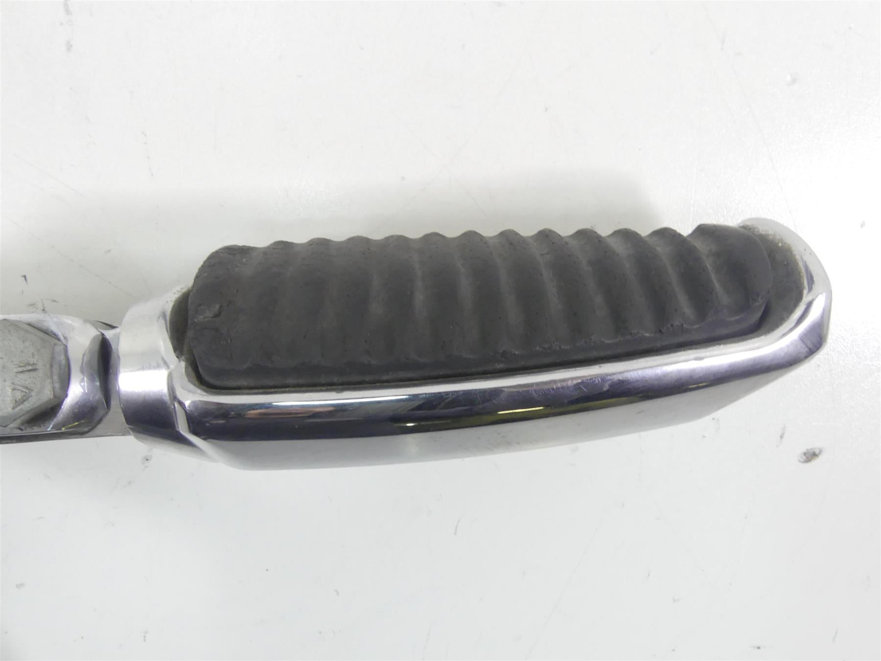 2005 Harley Dyna FXDLI Low Rider Rear Chrome Footpeg Set & Mounts 49165-02 {{ shop.shopifyCountryName }} - Mototech271