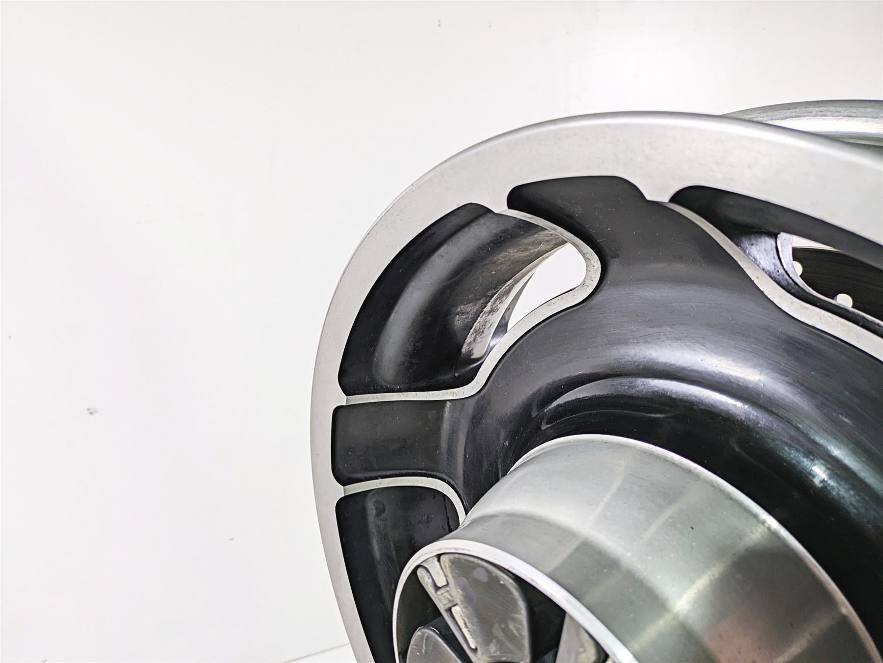 2010 Harley Touring FLHX Street Glide Rear Wheel Rim 16x5 40900194 {{ shop.shopifyCountryName }} - Mototech271