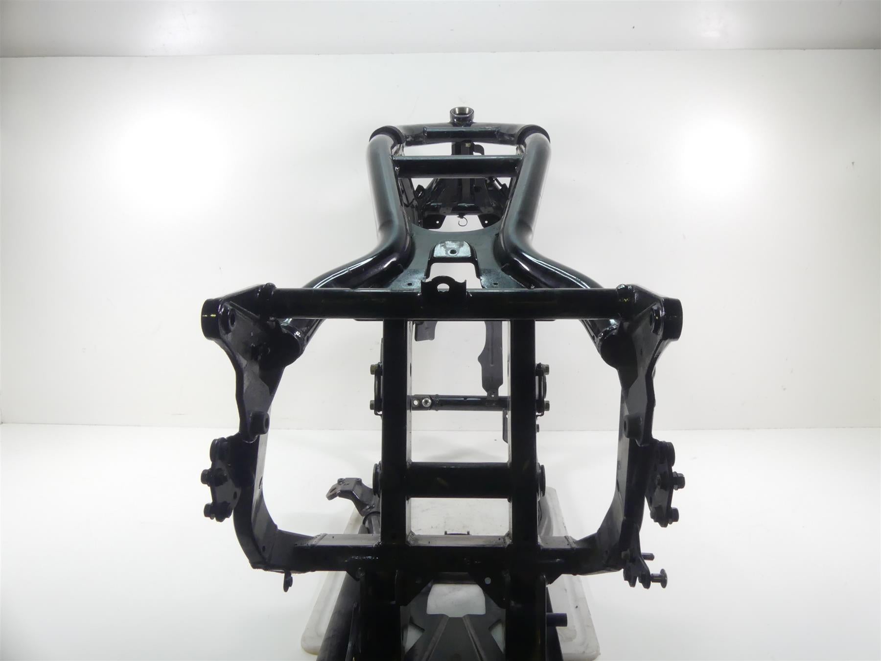 2007 Suzuki M109R VZR1800 Boulevard Straight Main Frame Chassis Slvg 41100-48G21 {{ shop.shopifyCountryName }} - Mototech271