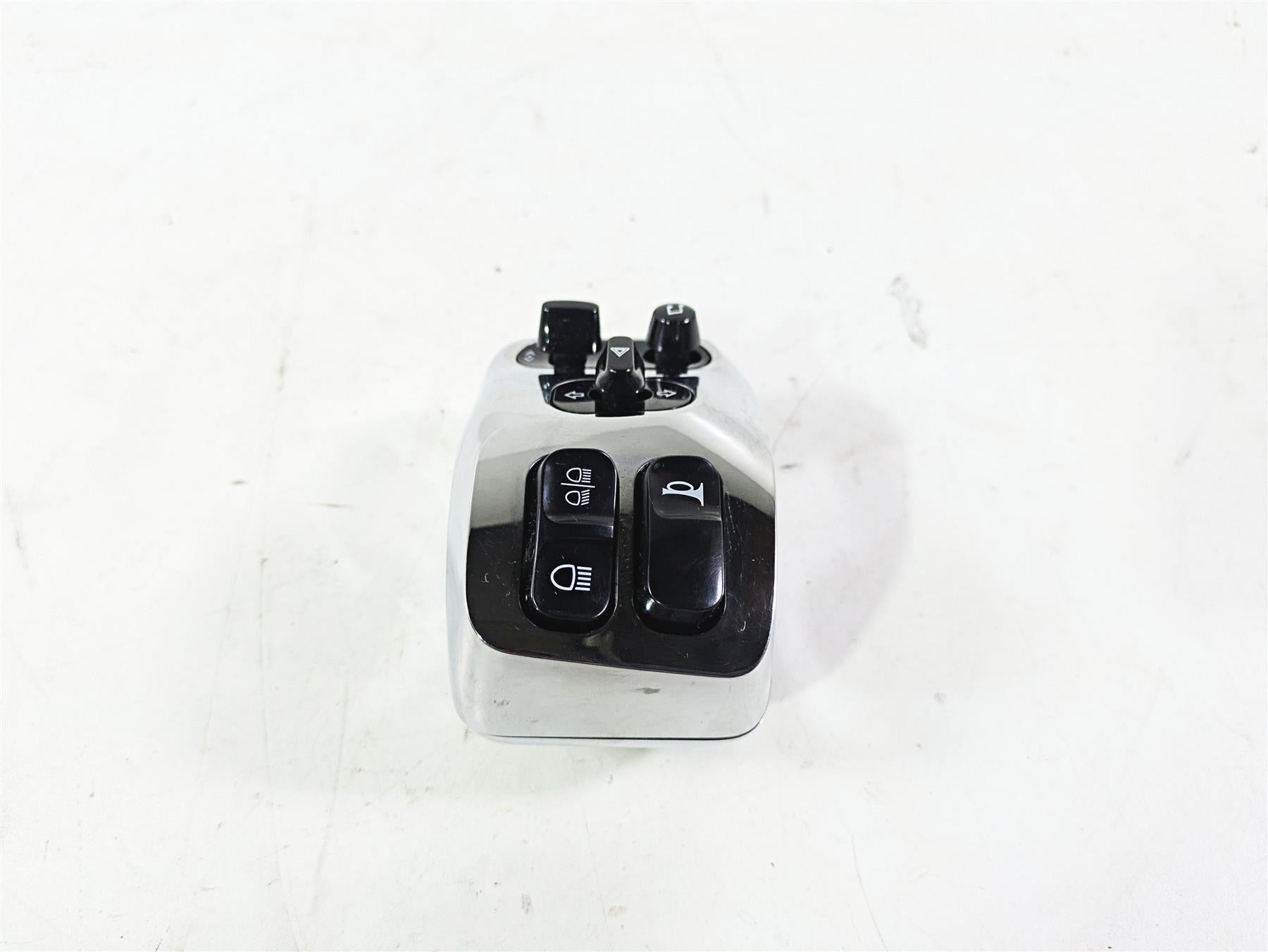 2018 Indian Chieftain Limited Chrome Left Hand Control Switch 4016912 4018465 {{ shop.shopifyCountryName }} - Mototech271