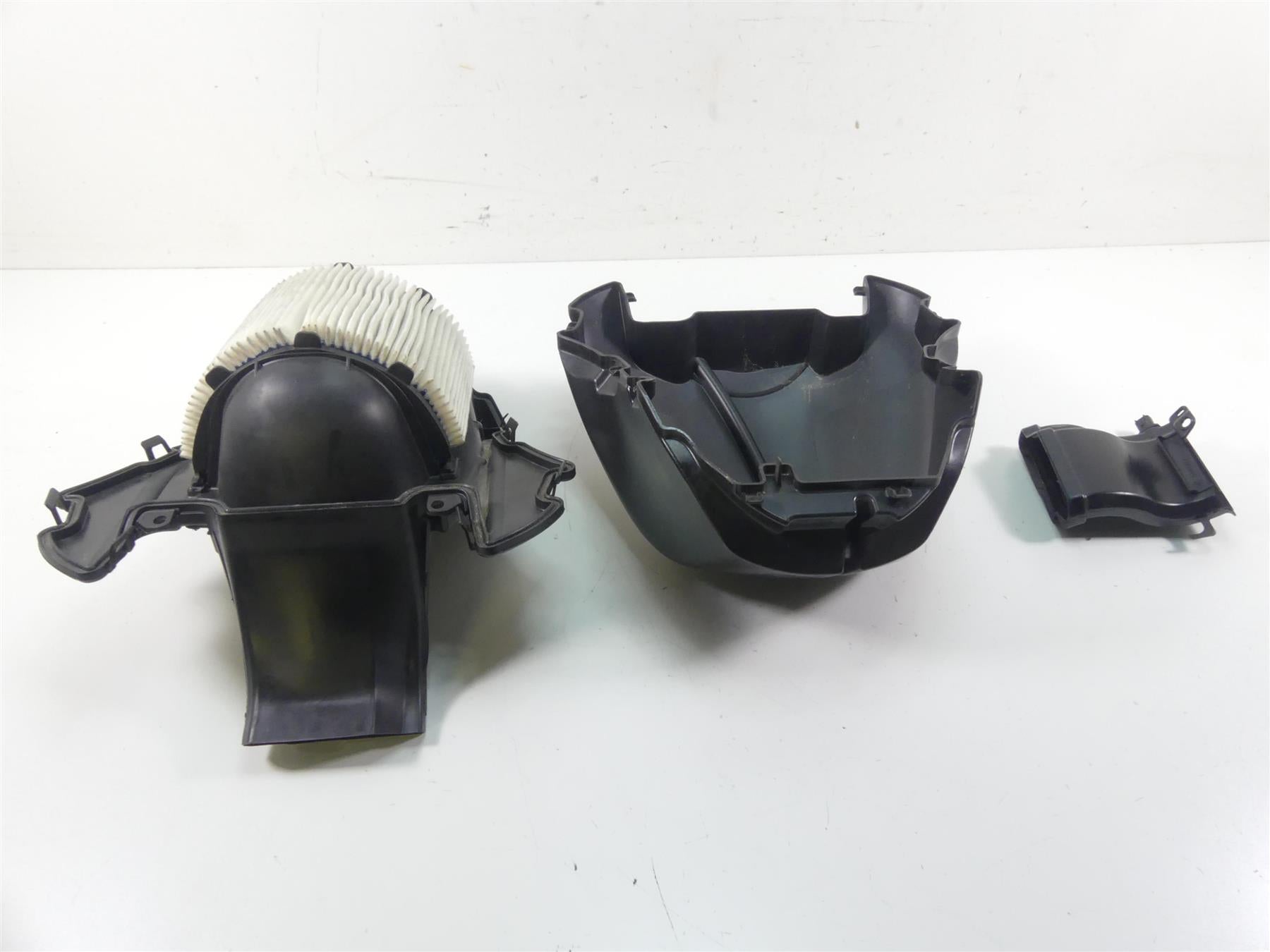 2009 Buell 1125 CR Air Box Cleaner Breather Filter P0215.1AMA P1700.1AM
