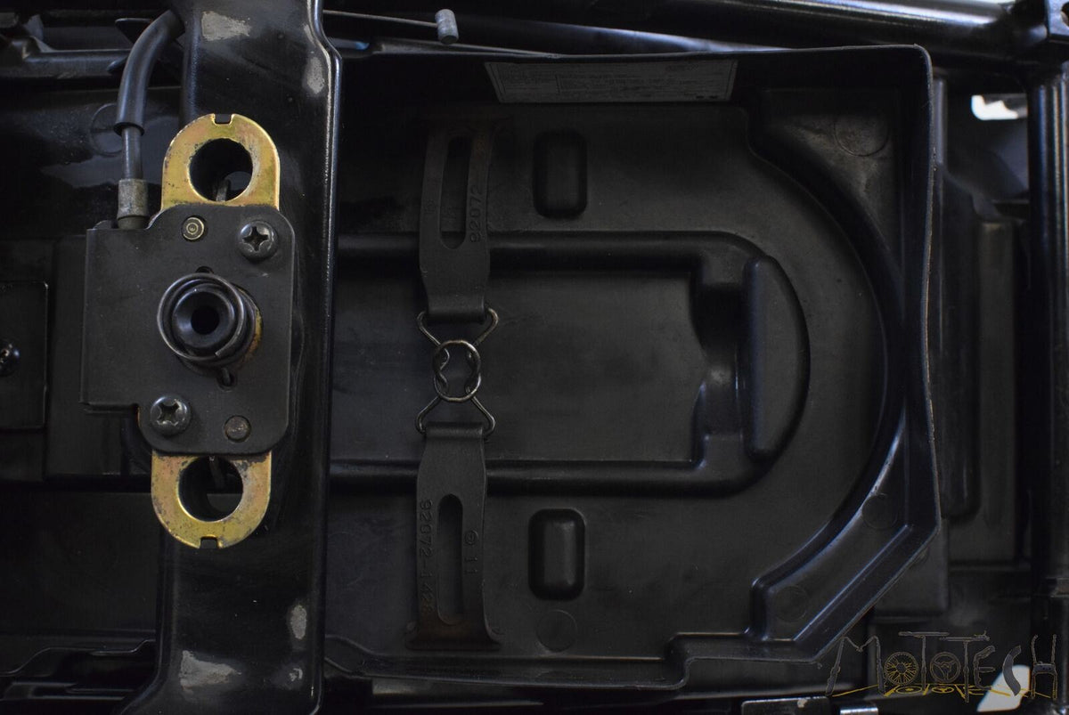 2005 Kawasaki ZZR1200 ZX1200 Ninja Rear Subframe Sub Frame SET 32160-1776-10 {{ shop.shopifyCountryName }} - Mototech271
