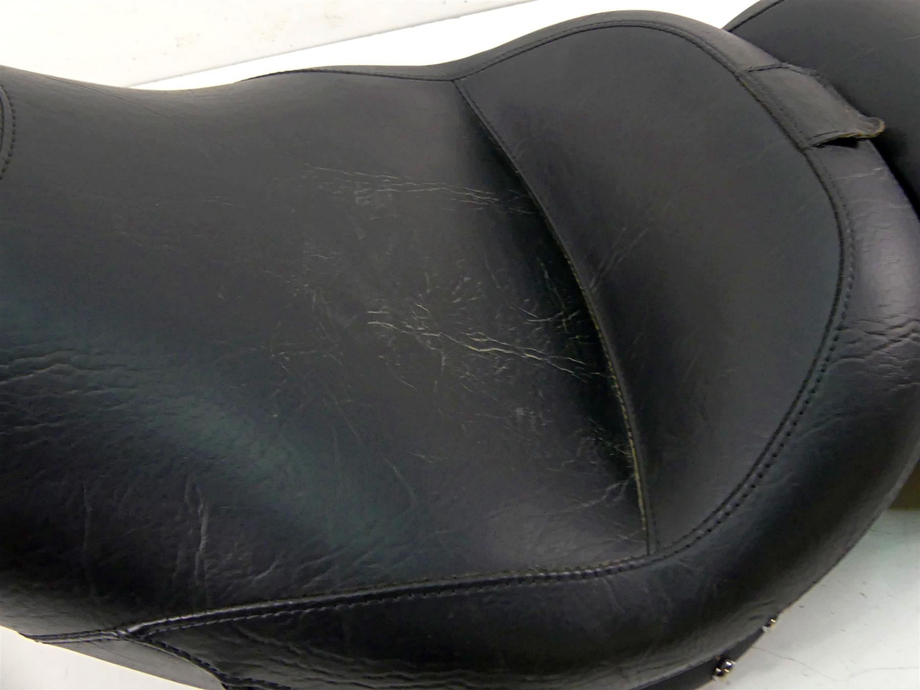 2019 Indian Chieftain Classic Mustang Wide Touring Rider & Passenger Seat 79762 {{ shop.shopifyCountryName }} - Mototech271