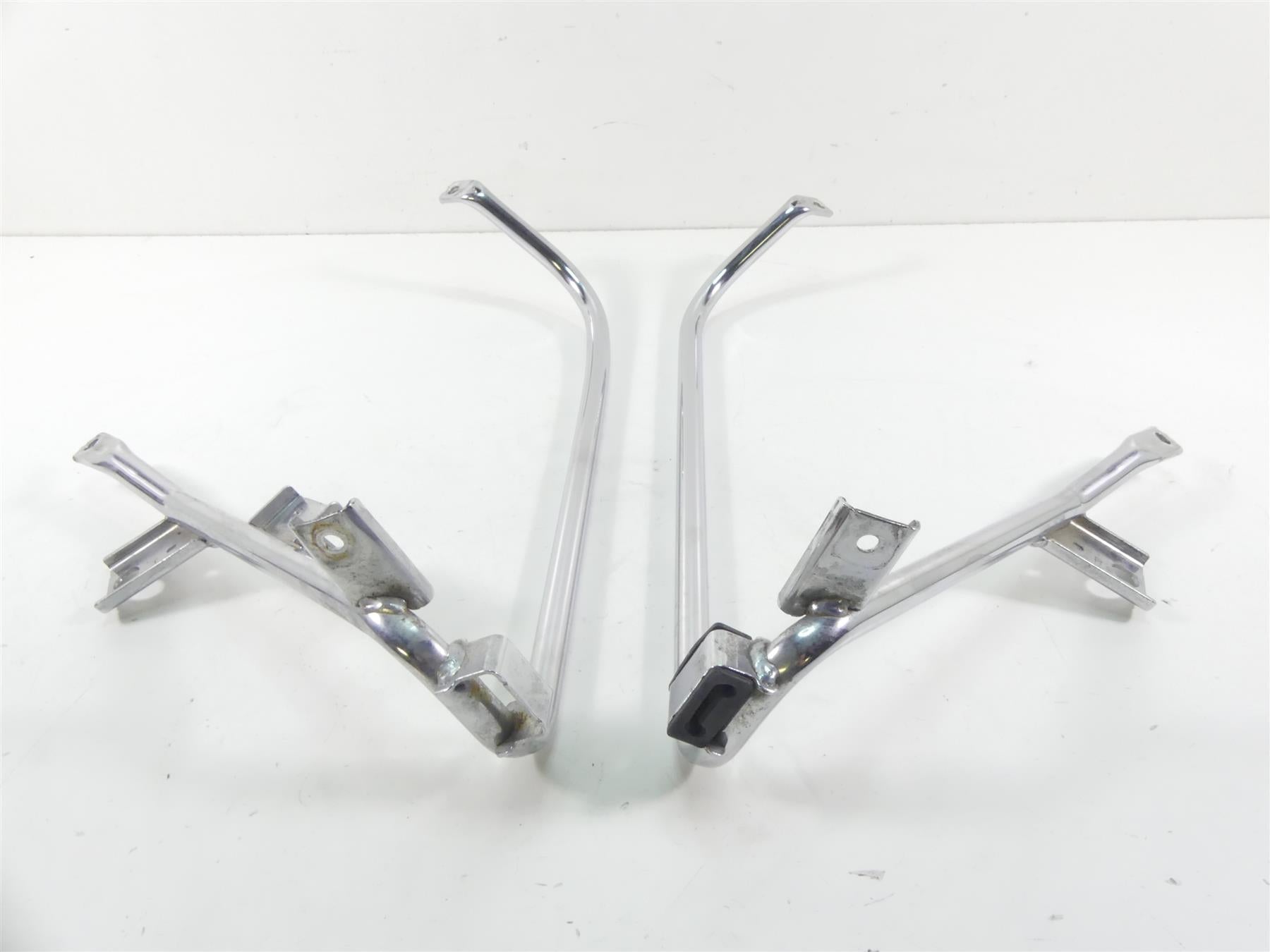 2010 Harley Touring FLHX Street Glide Saddlebag Chrome Rack Mount Set 49207-09 {{ shop.shopifyCountryName }} - Mototech271