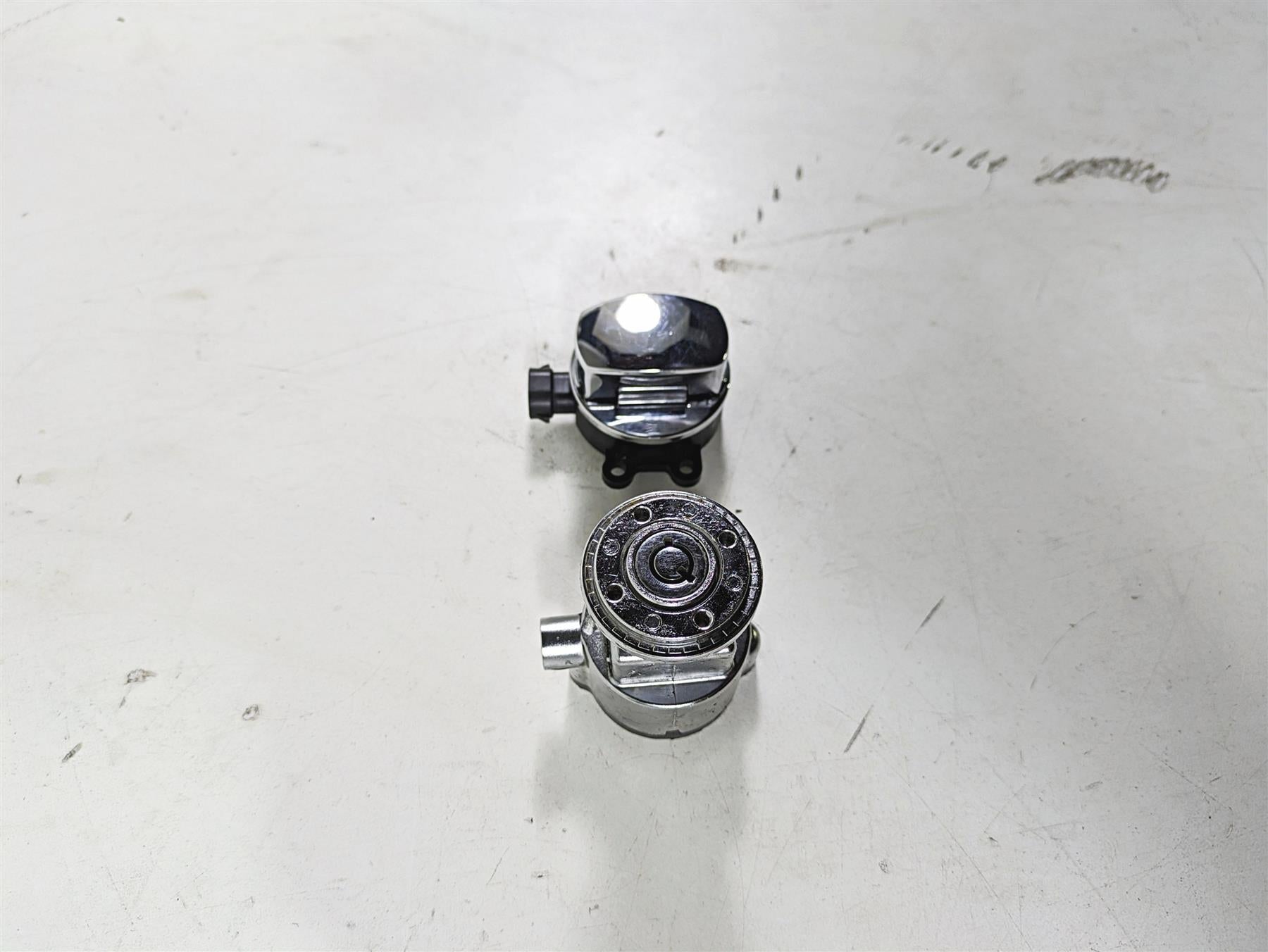 2017 Harley Dyna FXDB Street Bob Ignition Switch No Key Unlocked : VIN 71430-12 {{ shop.shopifyCountryName }} - Mototech271