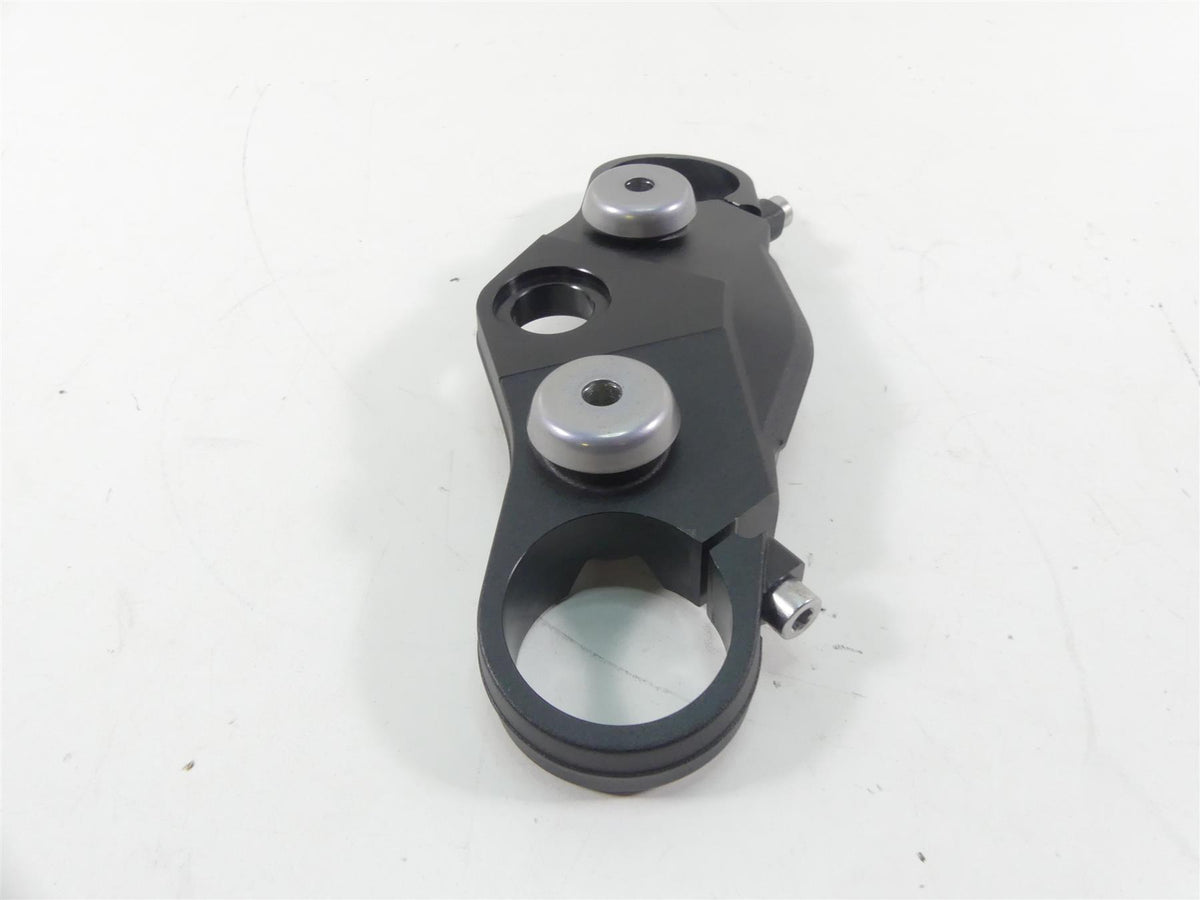 2020 Triumph Speed Triple RS 1050 Upper Triple Tree Steering Clamp T2042324 {{ shop.shopifyCountryName }} - Mototech271