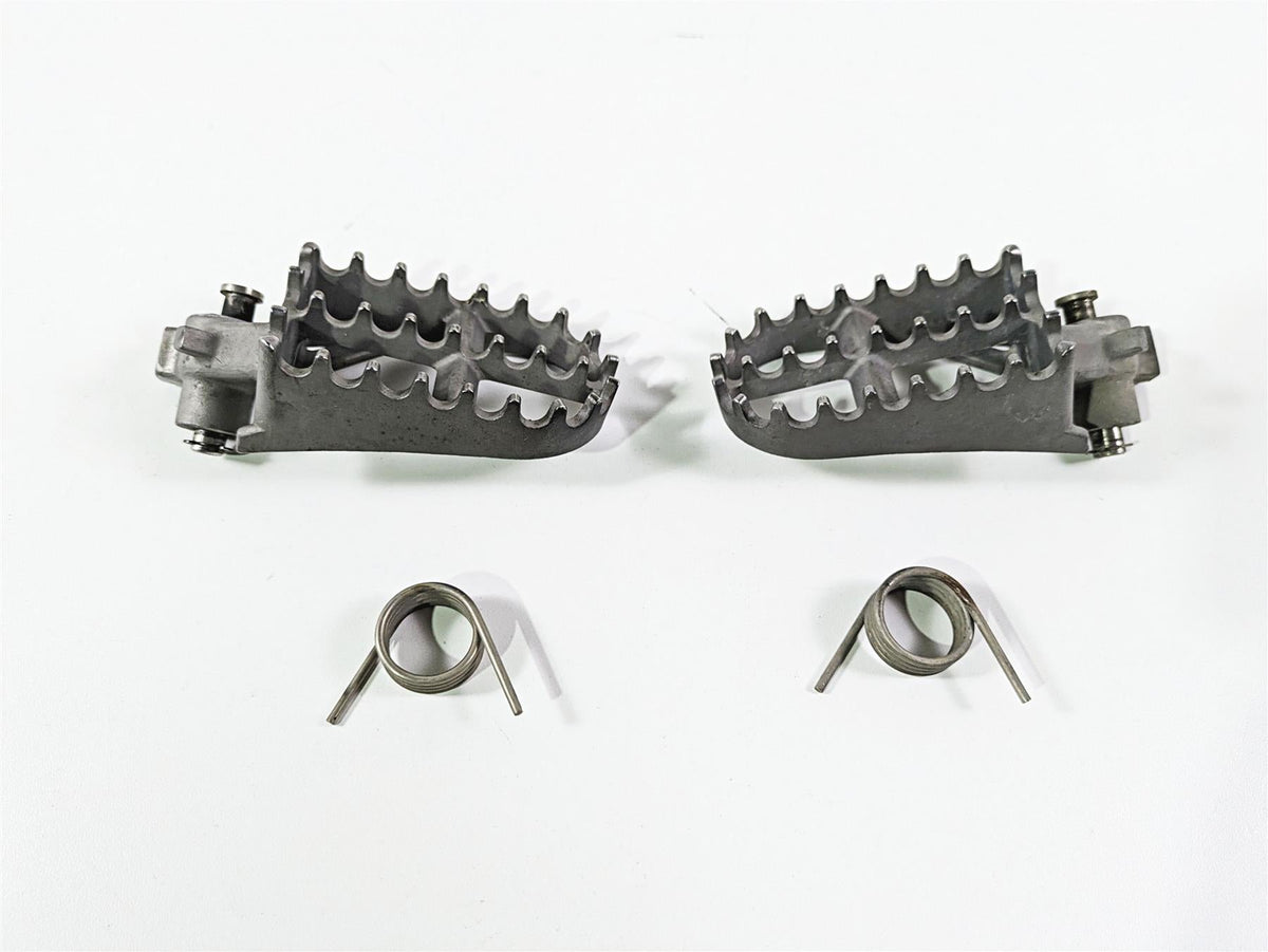 2006 BMW R1200GS K255 Adv Front Footpeg Rest Set 46717694557 {{ shop.shopifyCountryName }} - Mototech271