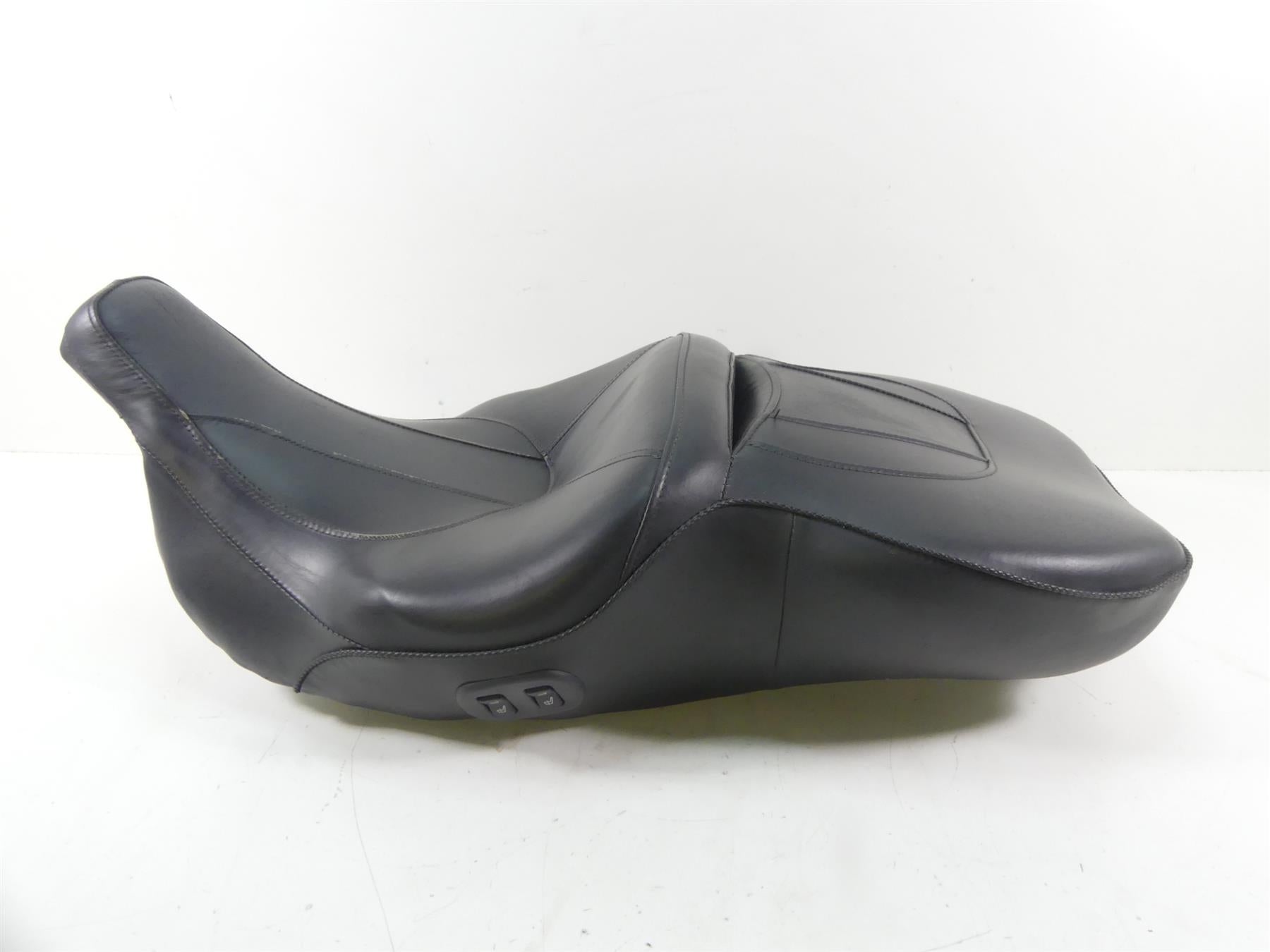 2007 Harley Touring FLHTCU SE CVO Electra Glide Heated Dual Saddle Seat 51718-06 {{ shop.shopifyCountryName }} - Mototech271