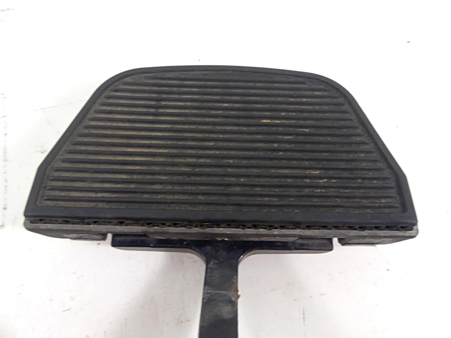 2011 Harley Touring FLTRX Road Glide Rear Passenger Floorboard Foot Rest Set {{ shop.shopifyCountryName }} - Mototech271