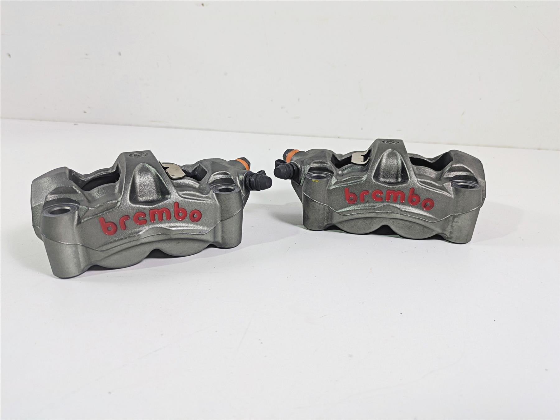 2017 KTM 1290 Super Duke GT Brembo Front Brake Caliper 100mm Set 6131301600158 {{ shop.shopifyCountryName }} - Mototech271