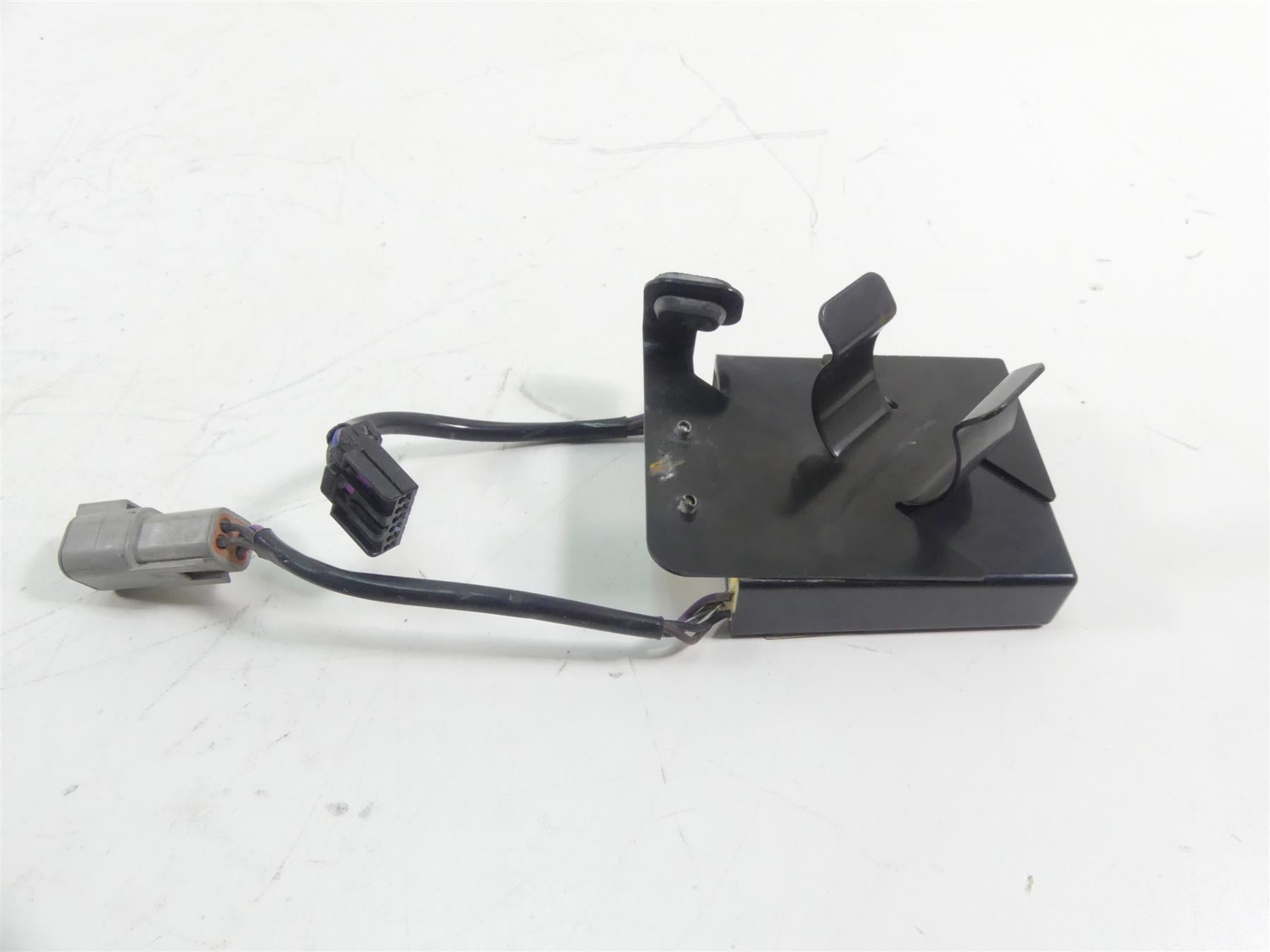 2013 Harley VRSCF Muscle V-Rod Turn Signal Flasher Module Unit 69457-09 {{ shop.shopifyCountryName }} - Mototech271