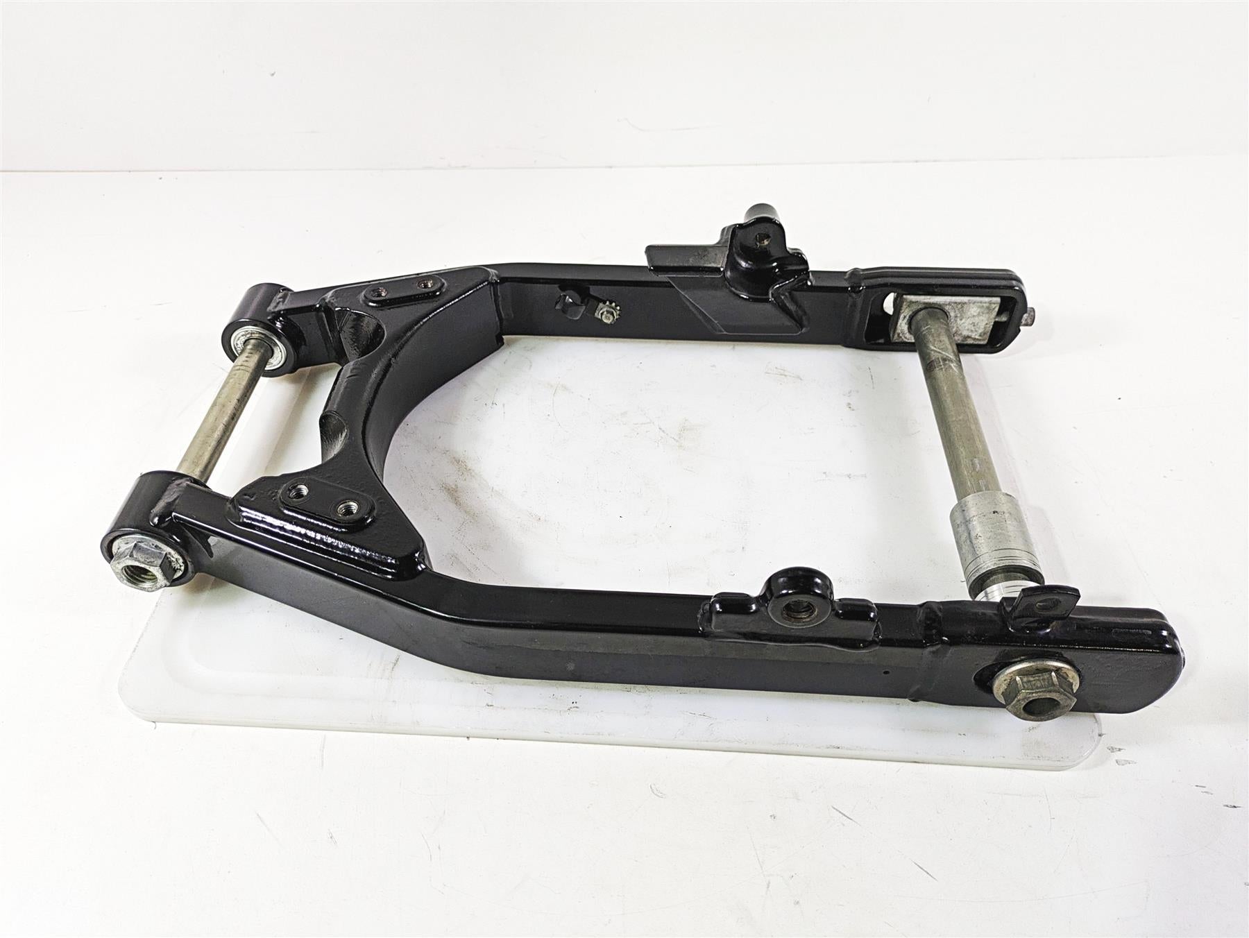 2017 Harley Dyna FXDB Street Bob Swingarm & Belt Guards & 25mm Axle 47820-10 {{ shop.shopifyCountryName }} - Mototech271