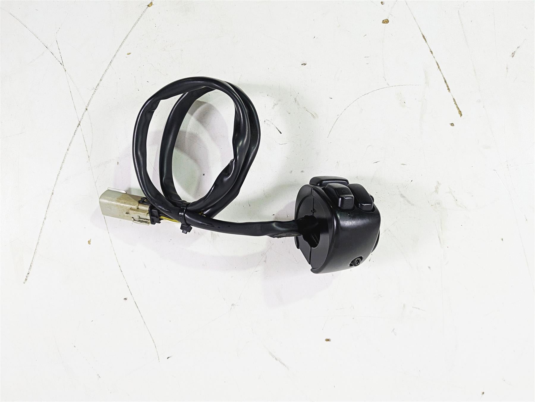 2008 Harley FLSTC 105TH Softail Heritage Left Hand Control Switch Read 71682-06A {{ shop.shopifyCountryName }} - Mototech271