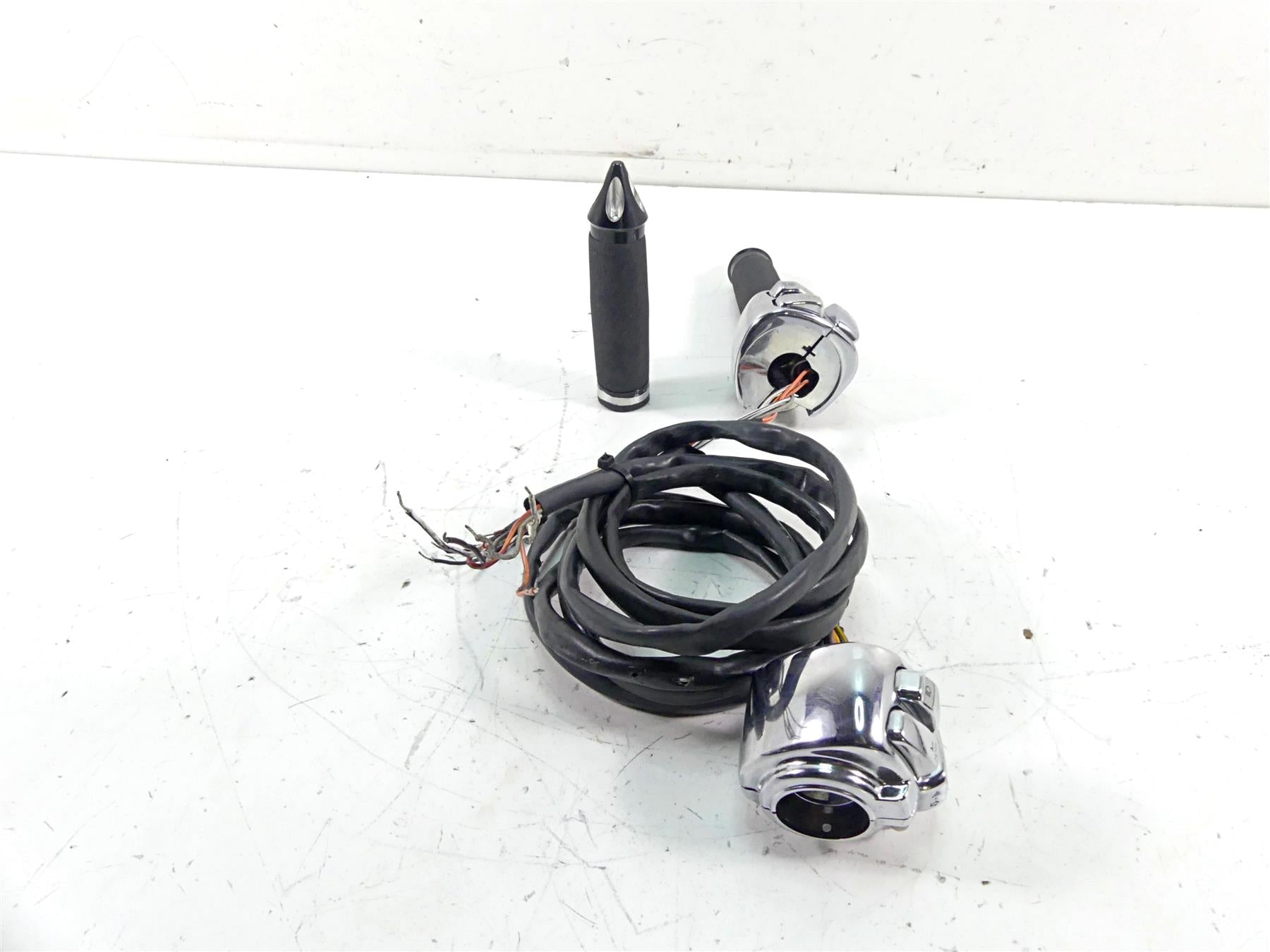 Harley Davidson Softail Dyna Sportster Left Right Chrome Hand Control Switch Set {{ shop.shopifyCountryName }} - Mototech271