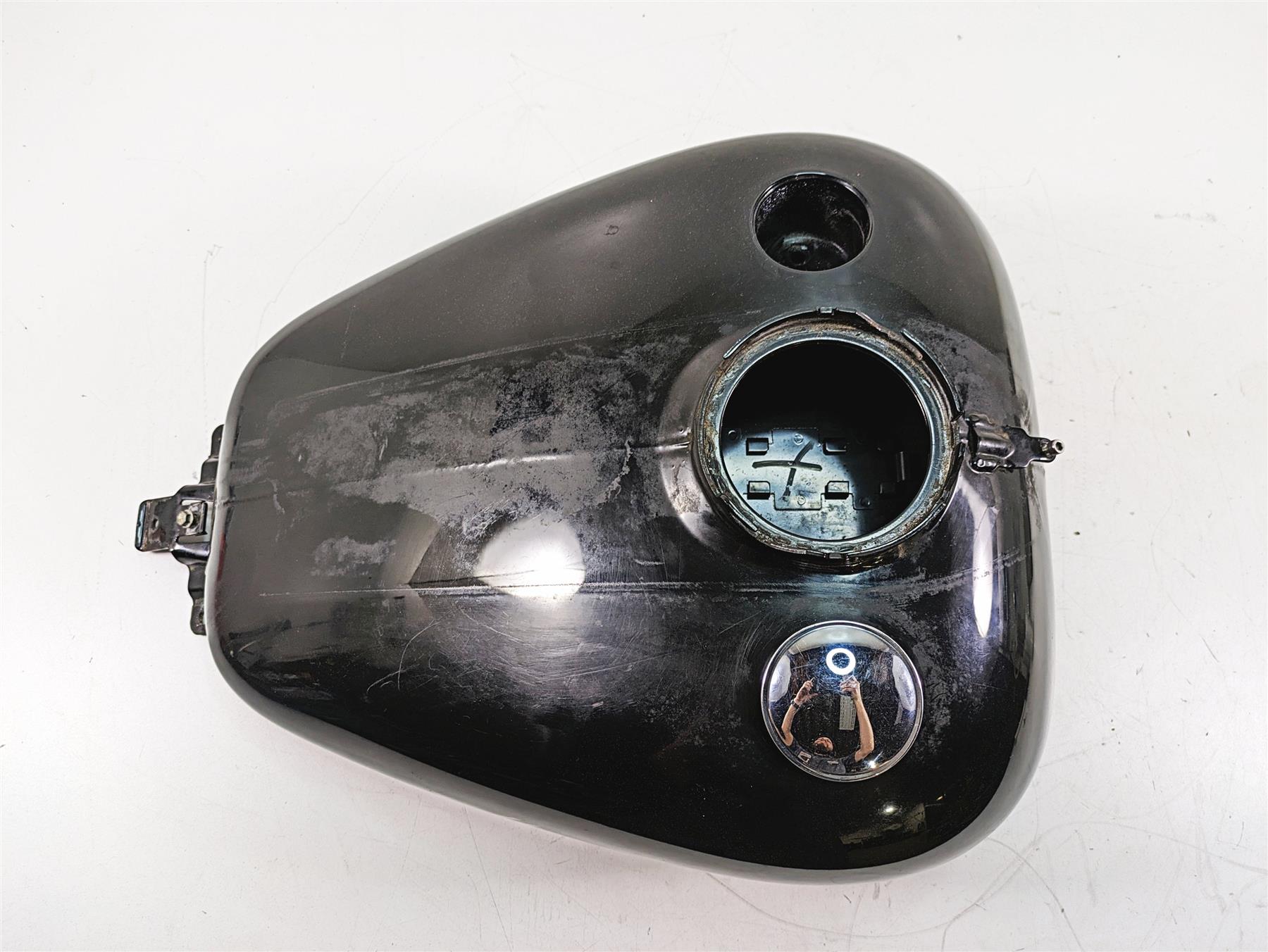 2011 Harley Touring FLHR Road King Fuel Gas Petrol Tank 61000691 61268-08 {{ shop.shopifyCountryName }} - Mototech271