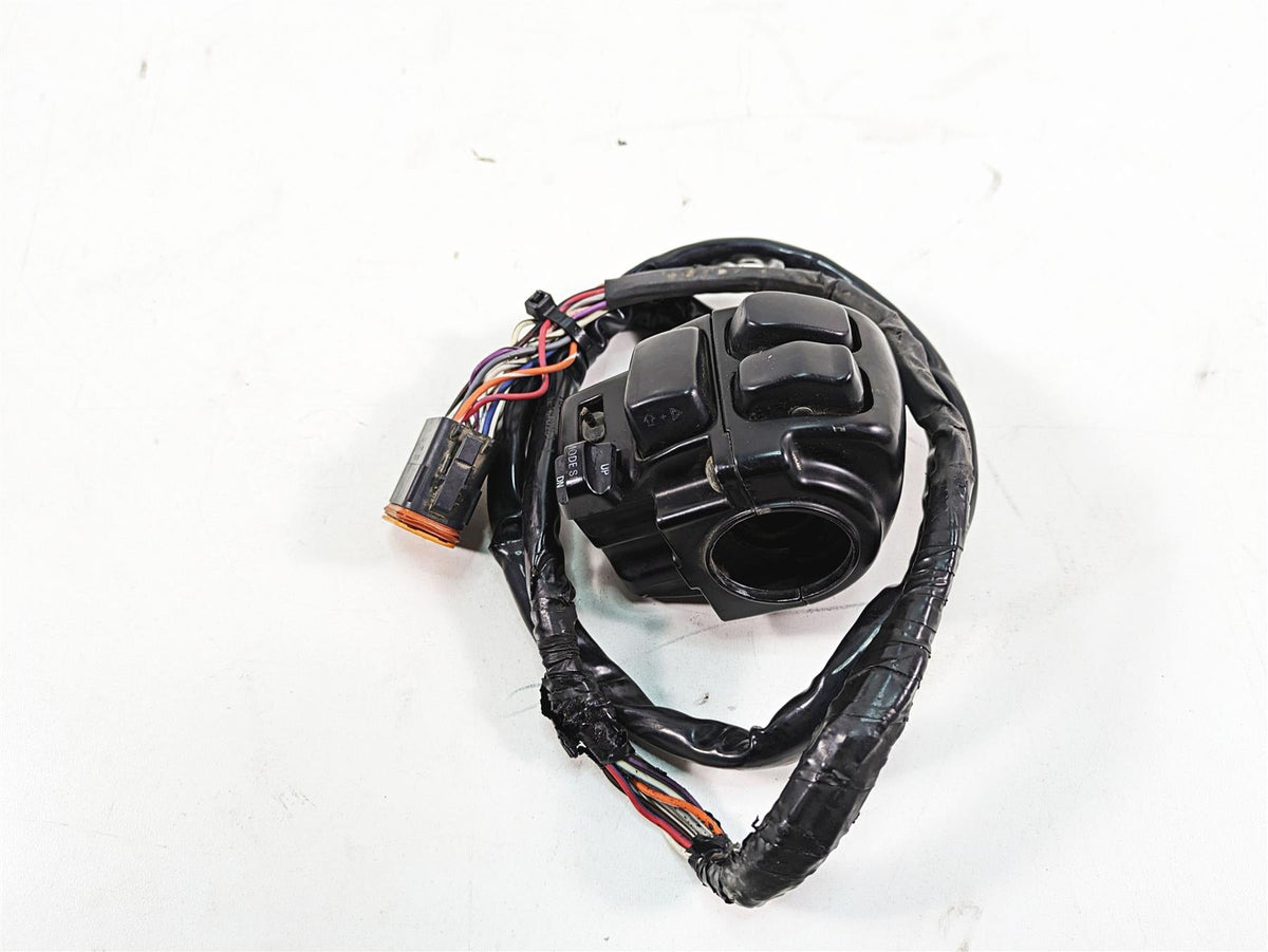 2006 Harley Touring FLHXI Street Glide Right Hand Control Switch - Read 71553-96 {{ shop.shopifyCountryName }} - Mototech271