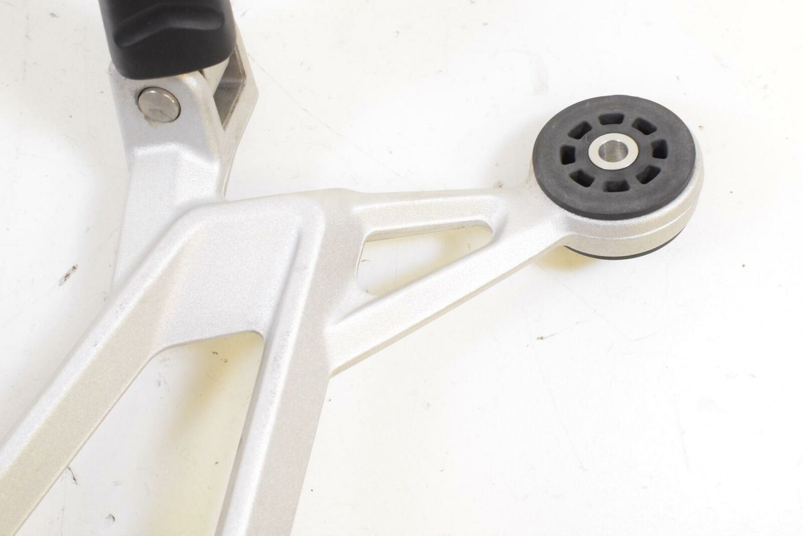2016 BMW R1200R R1200 R K53 Passenger Footpeg Foot Peg Rest SET 46718540799 {{ shop.shopifyCountryName }} - Mototech271