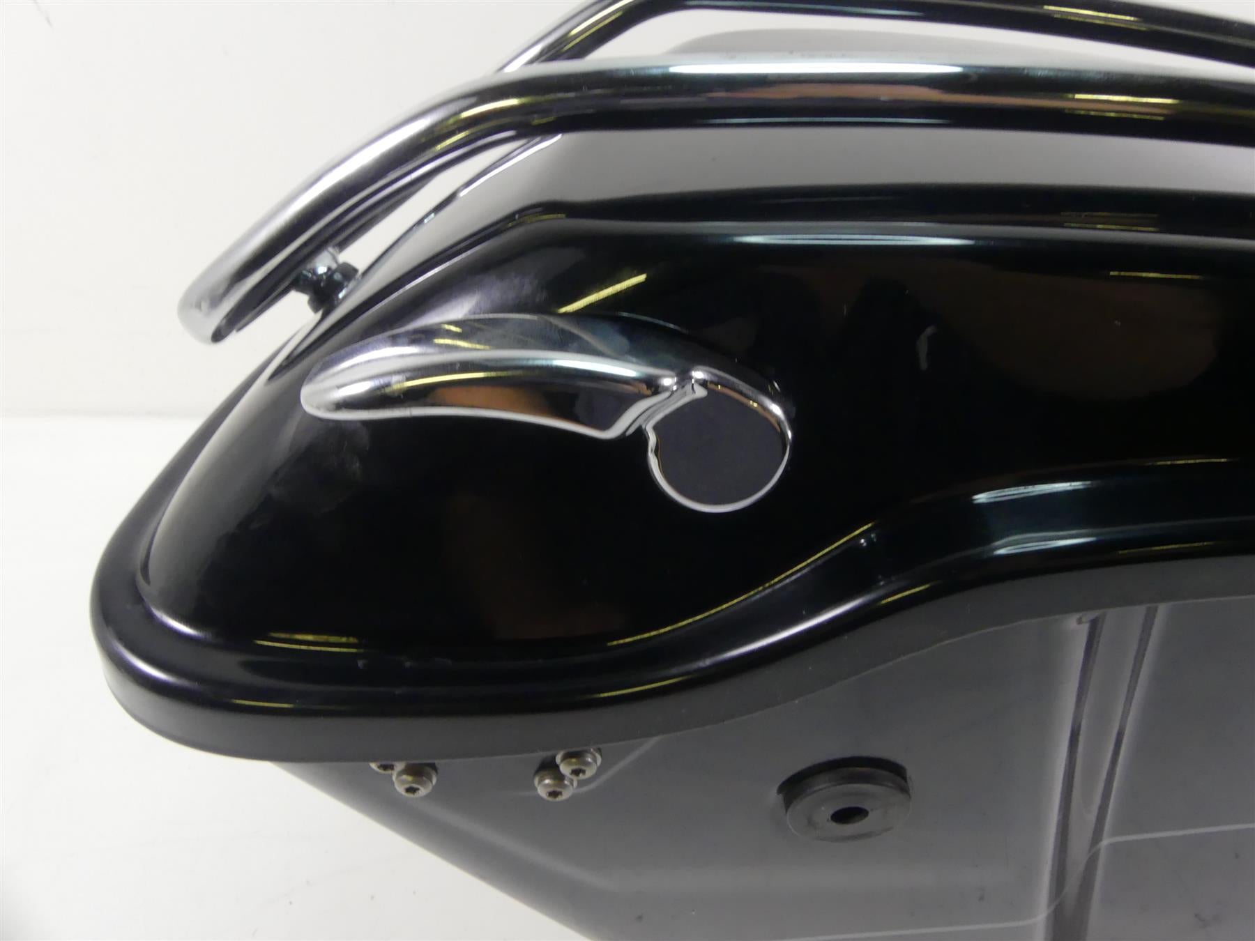 2014 Harley Touring FLHTK Electra Glide Right Saddle Bag Saddlebag 90200412 {{ shop.shopifyCountryName }} - Mototech271