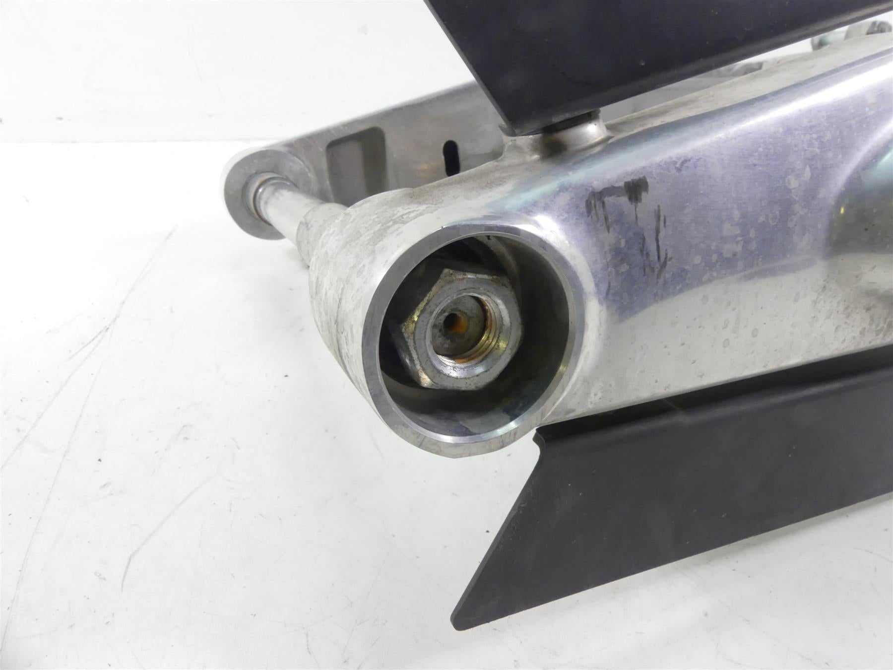 2013 Harley VRSCF Muscle V-Rod Rear Swingarm Swing Arm + Axle & Guards 48606-07A {{ shop.shopifyCountryName }} - Mototech271