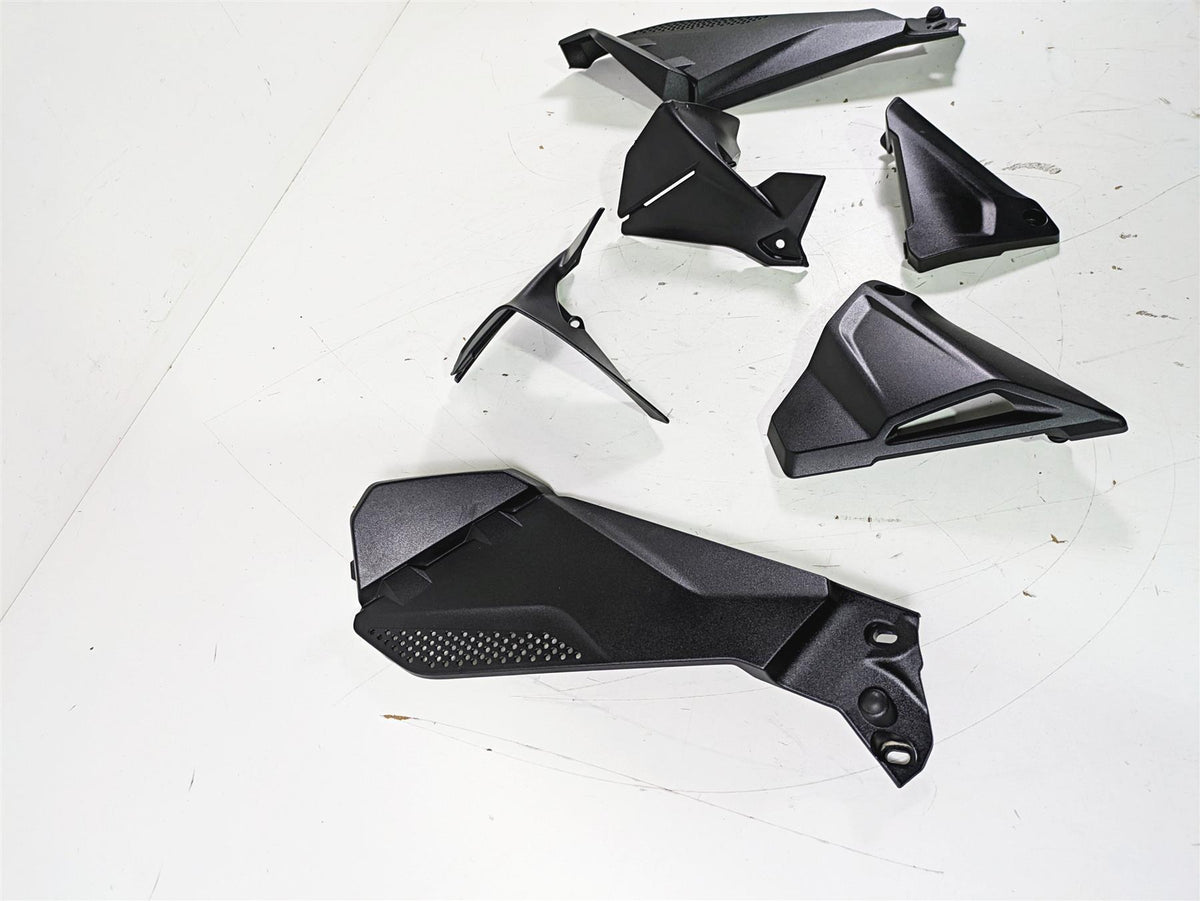 2016 BMW R1200GS GSW K50 Molded Plastic Infill Cover Set 46638528675 {{ shop.shopifyCountryName }} - Mototech271