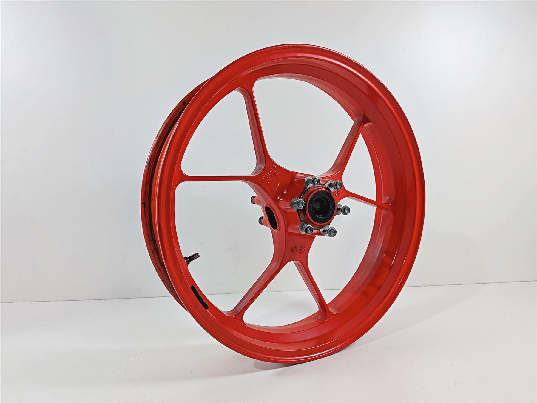 2016 Aprilia RSV 1100 Tuono V4 Factory Strgt Front Red 17x3.5 Wheel Rim 2B002105 {{ shop.shopifyCountryName }} - Mototech271