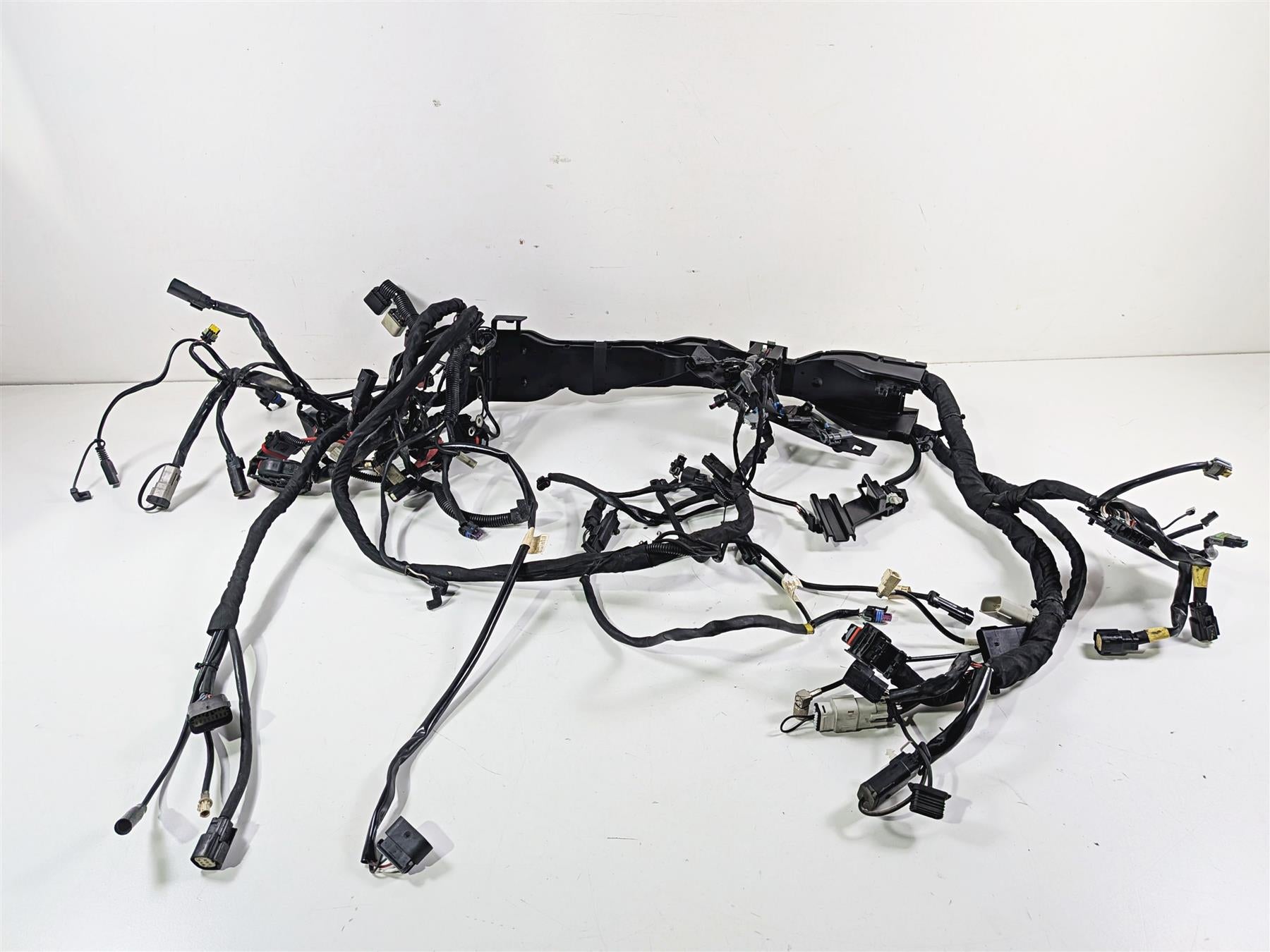 2020 Harley Touring FLTRK Road Glide Main Wiring Harness Abs - Read 69202061 {{ shop.shopifyCountryName }} - Mototech271
