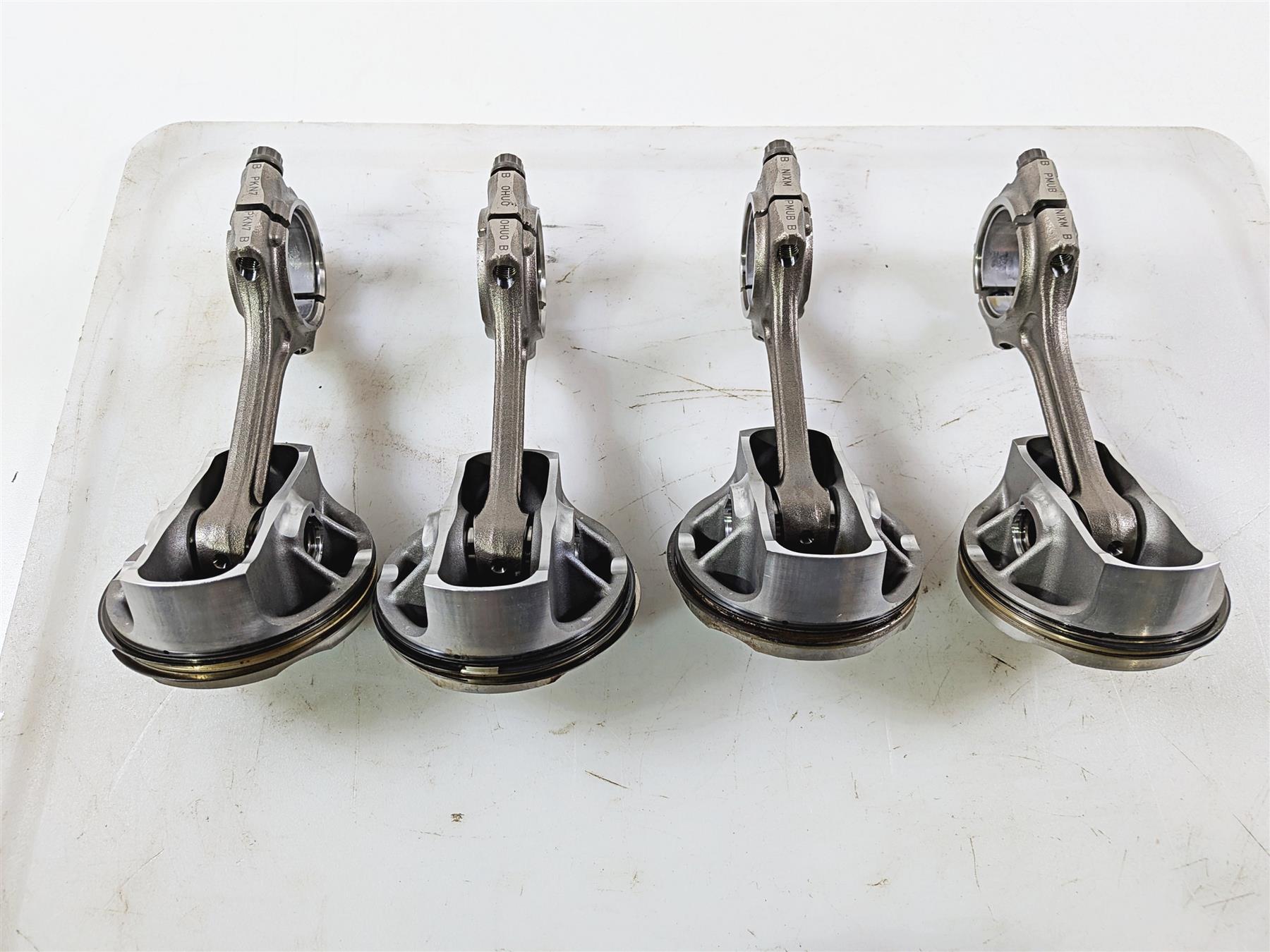 2016 Aprilia RSV 1100 Tuono V4 Factory Piston & Connecting Rod Set B045842 {{ shop.shopifyCountryName }} - Mototech271