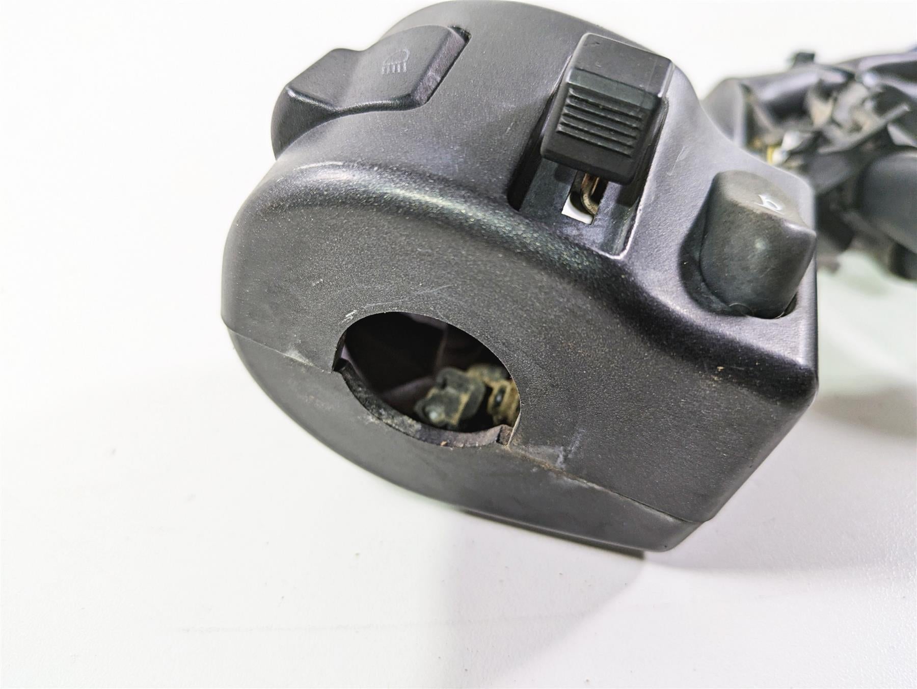 2007 Yamaha XVS1300 V-Star Left Hand Control Switch 3D8-83973-00-00 {{ shop.shopifyCountryName }} - Mototech271