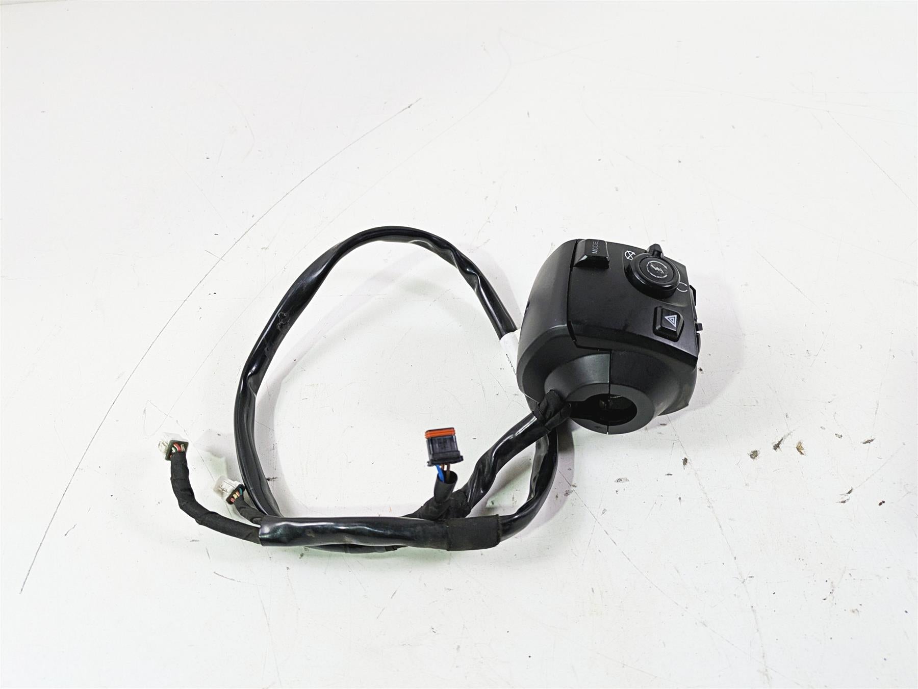 2022 Harley RA1250 S Pan America Right Hand Control Switch 71500523A {{ shop.shopifyCountryName }} - Mototech271