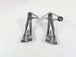 2009 Yamaha FZ1 FZS10 Fazer Rear Passenger Footpeg Set 2D1-2741L-00-00