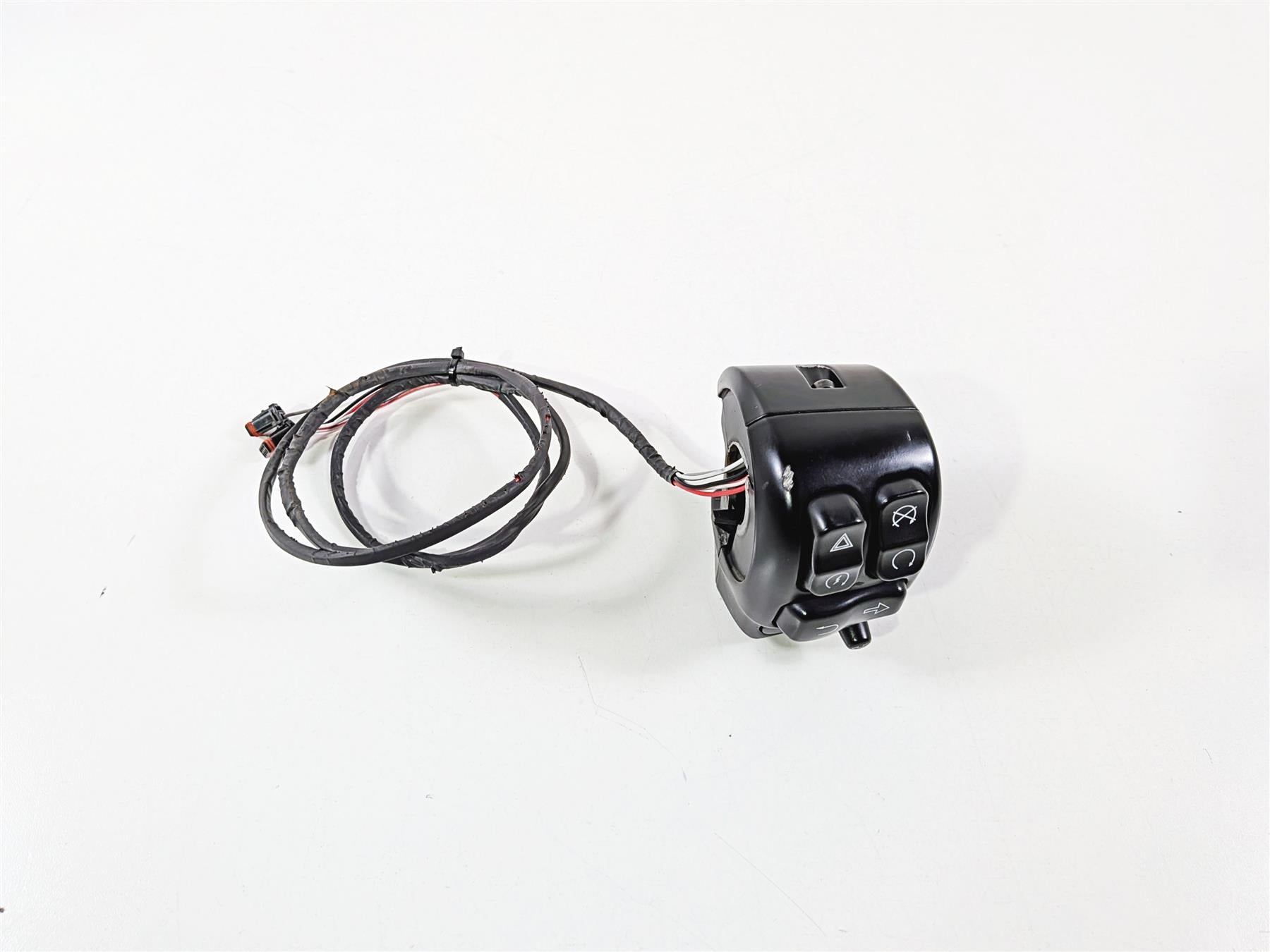 2017 Harley Touring FLHXS Street Glide Right Hand Control Switch 71500129C {{ shop.shopifyCountryName }} - Mototech271