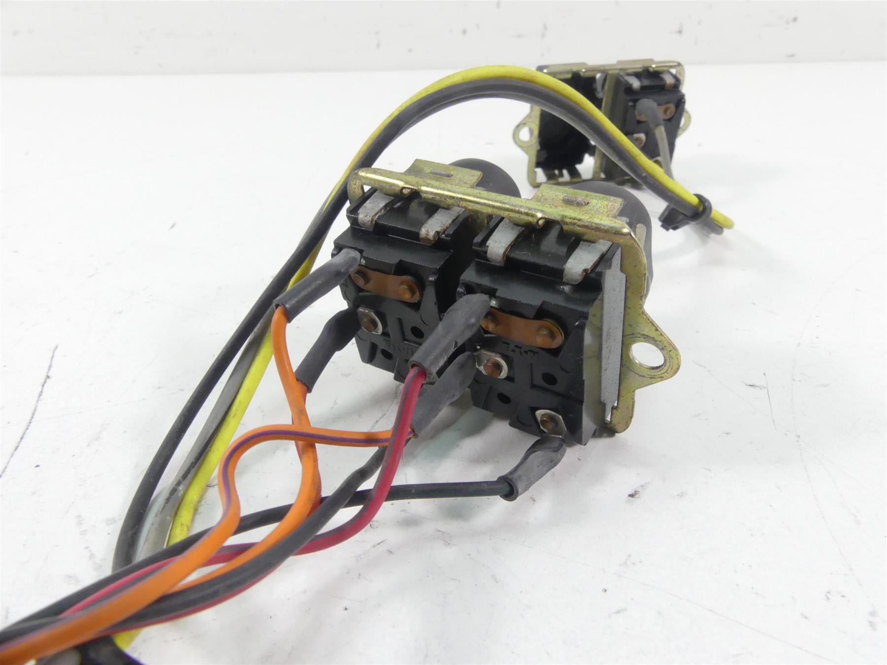 2005 Harley Touring CVO FLHTC SE Electra Glide Auxiliary Switches 70278-04 {{ shop.shopifyCountryName }} - Mototech271
