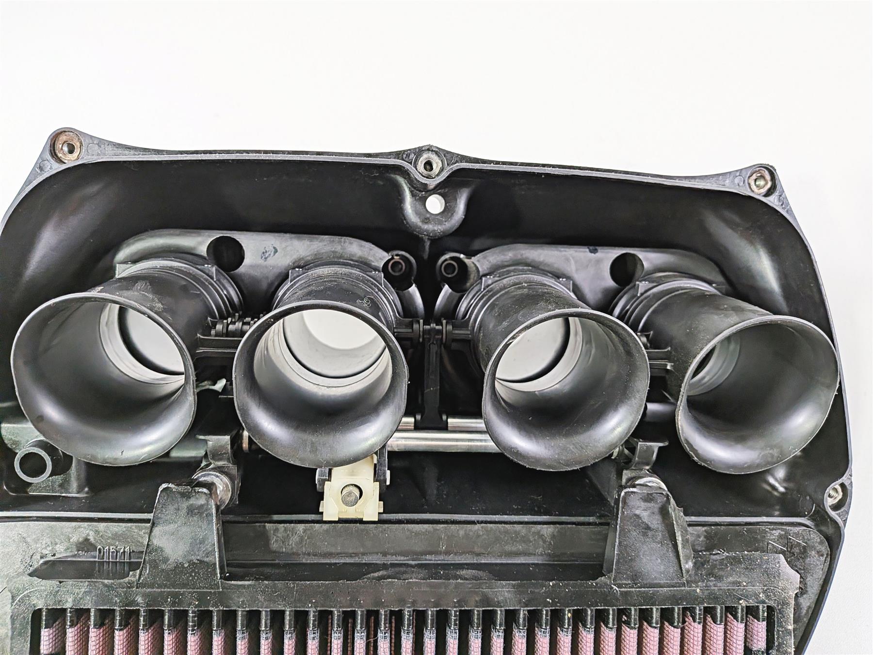 2008 Yamaha YZF R1 RN19 Air Box Filter & Actuator & Stacks 4C8-85850-00-00 {{ shop.shopifyCountryName }} - Mototech271