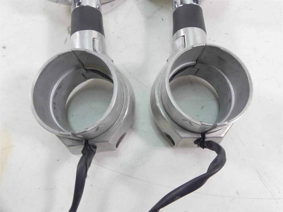 2005 Honda V-Twin VTX1800 S3 Front Blinker Turn Signal & Clamp Set 33450-MCV-N11 {{ shop.shopifyCountryName }} - Mototech271