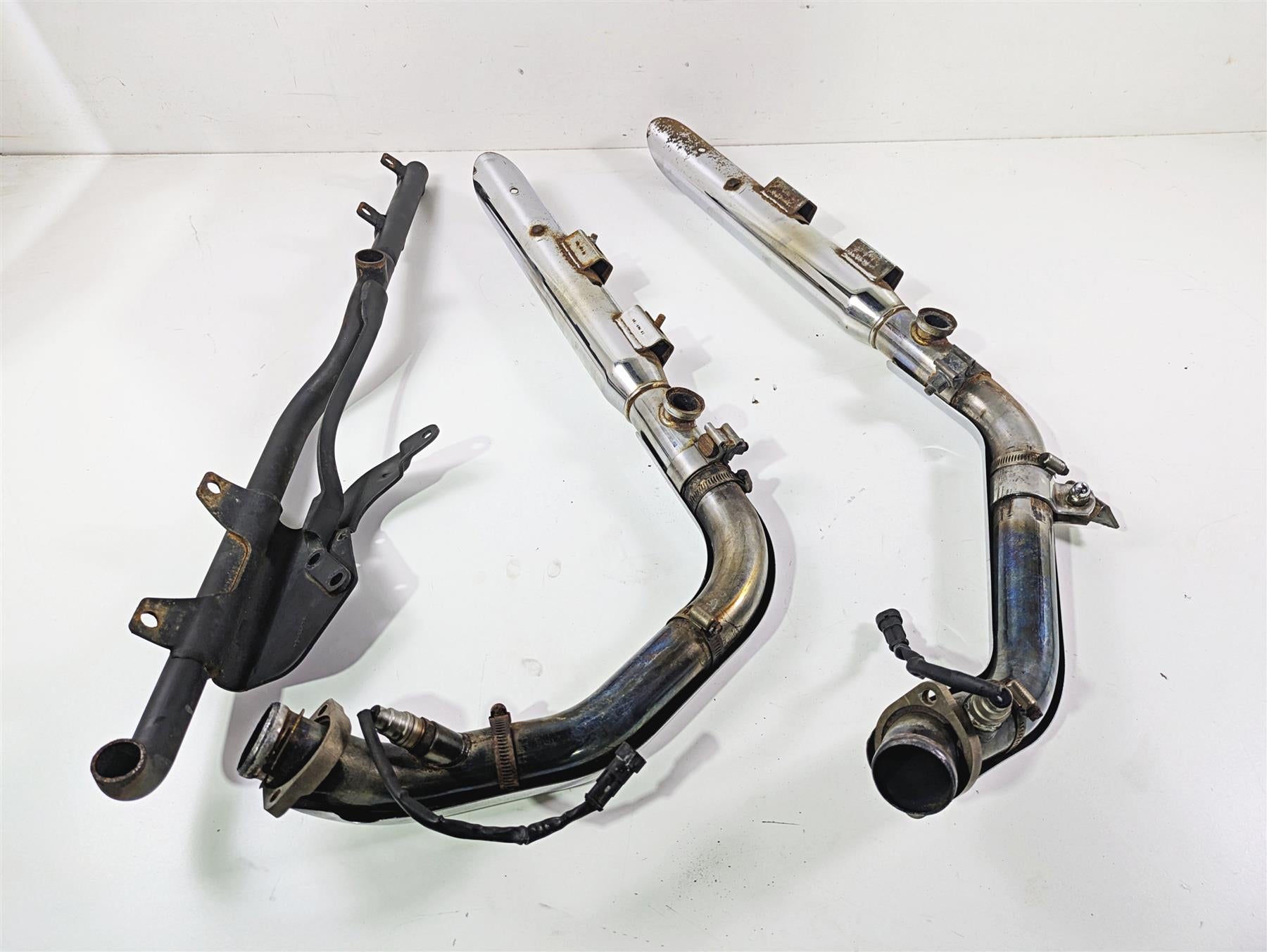 2007 Harley Sportster XL1200 C Exhaust Header & Slash Cut Muffler Set 64942-07 {{ shop.shopifyCountryName }} - Mototech271
