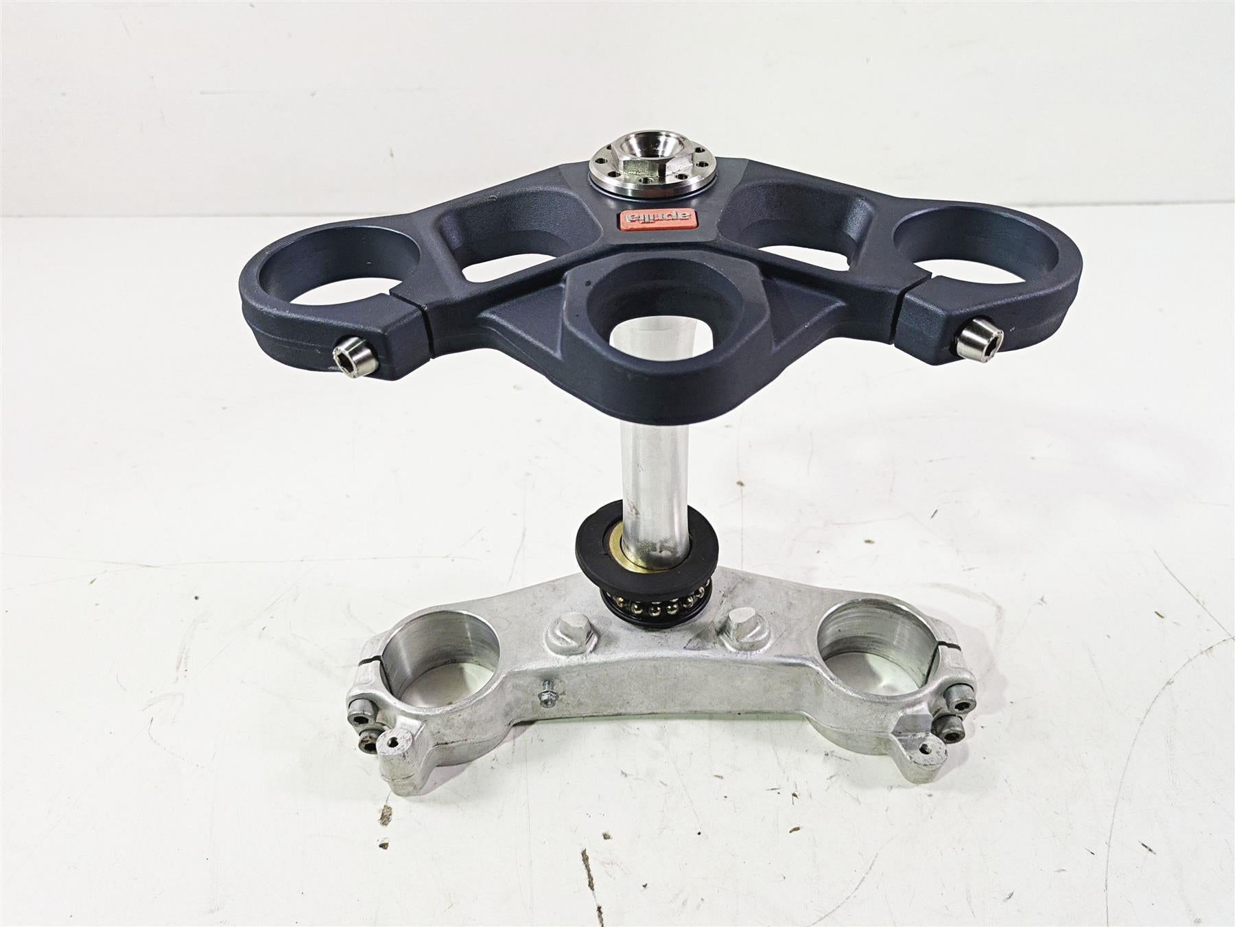 2008 Aprilia RSVR 1000 Factory Upper Lower Triple Tree Set - Read AP8163061 {{ shop.shopifyCountryName }} - Mototech271